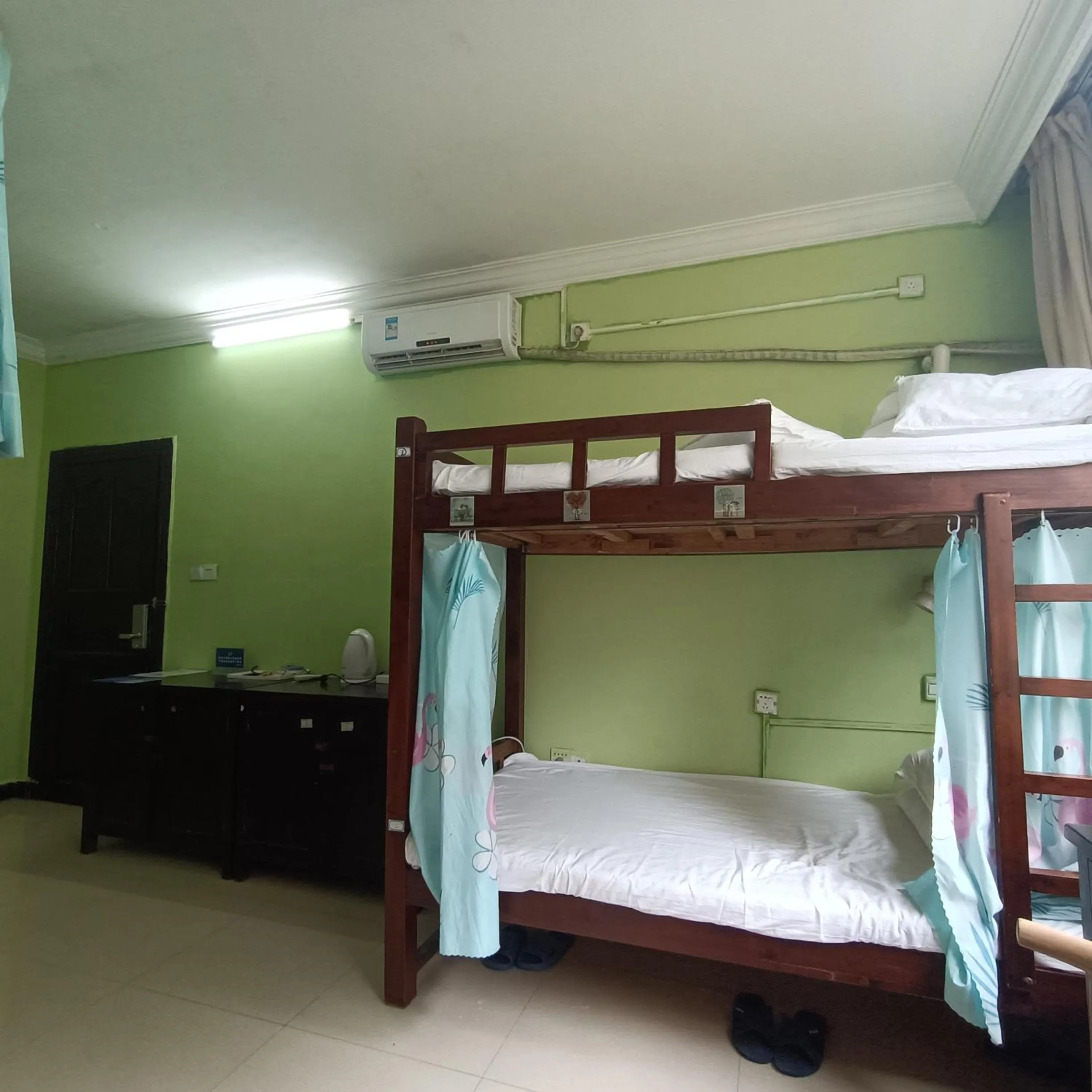 Bed in How Flowers Hostel & Party Coliving Coworking Nomad