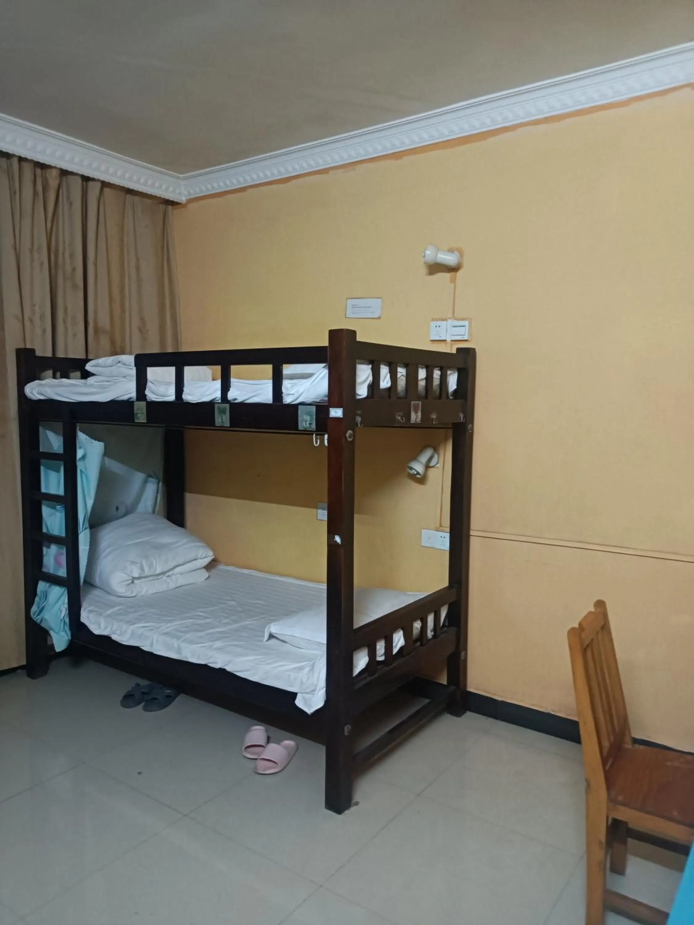 Bed in How Flowers Hostel & Party Coliving Coworking Nomad