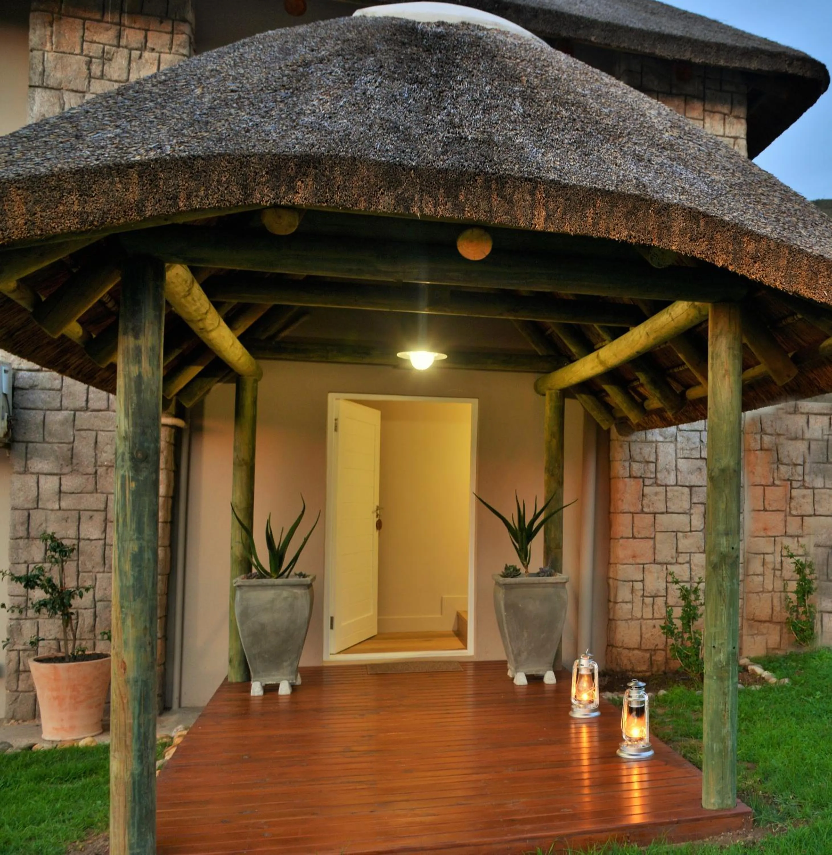 Facade/entrance in Garden Route Safari Camp