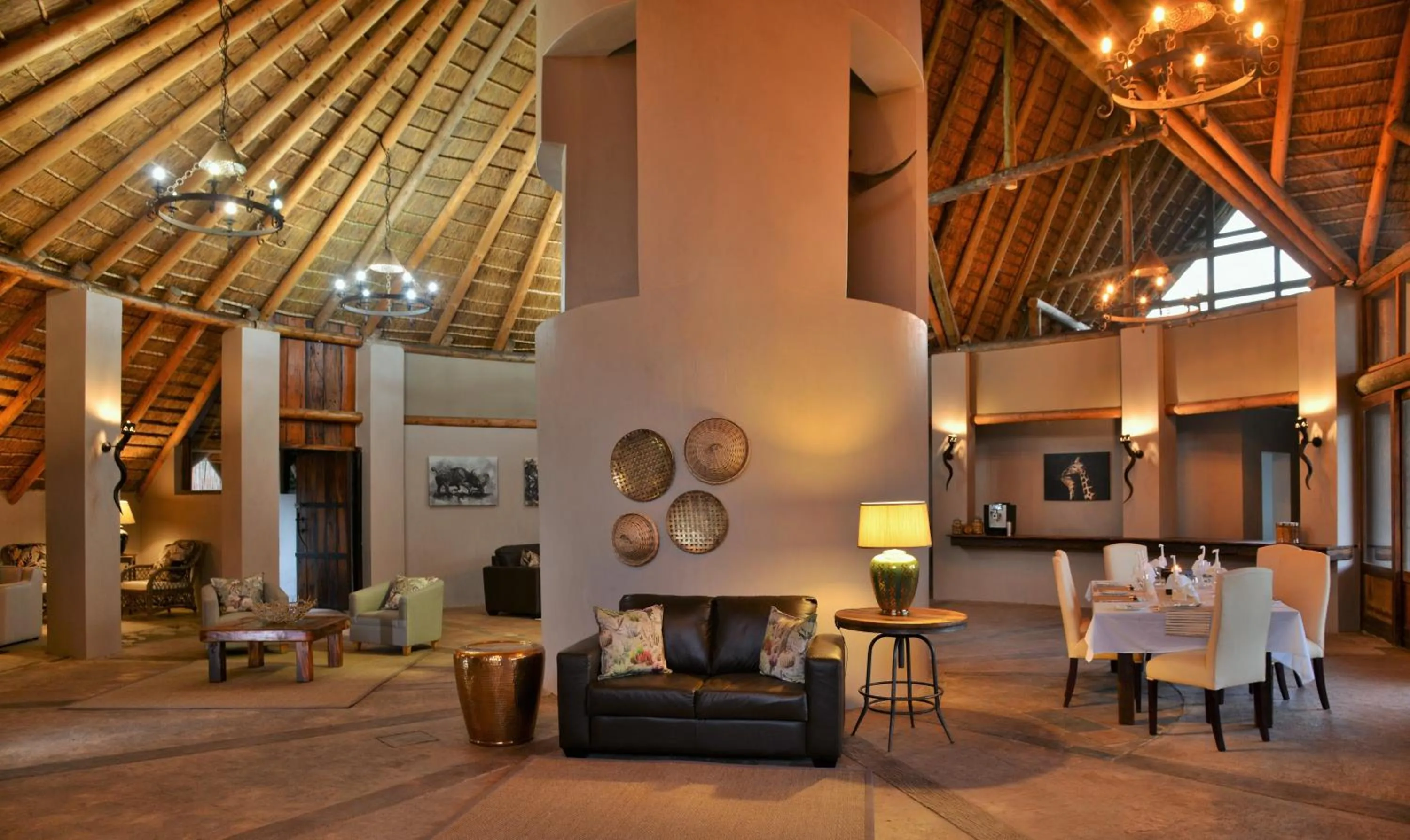 Lounge or bar in Garden Route Safari Camp