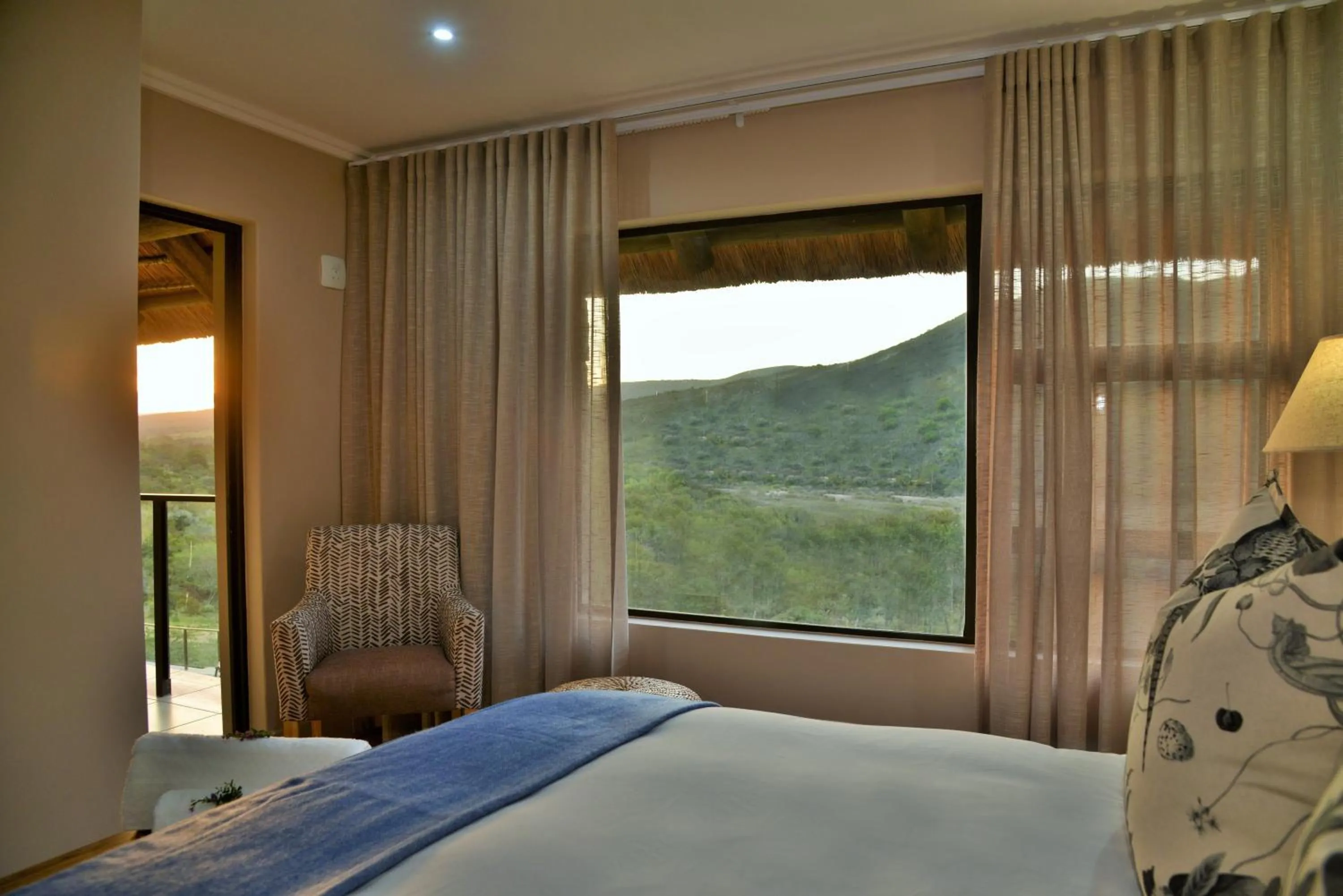 Photo of the whole room, Bed in Garden Route Safari Camp