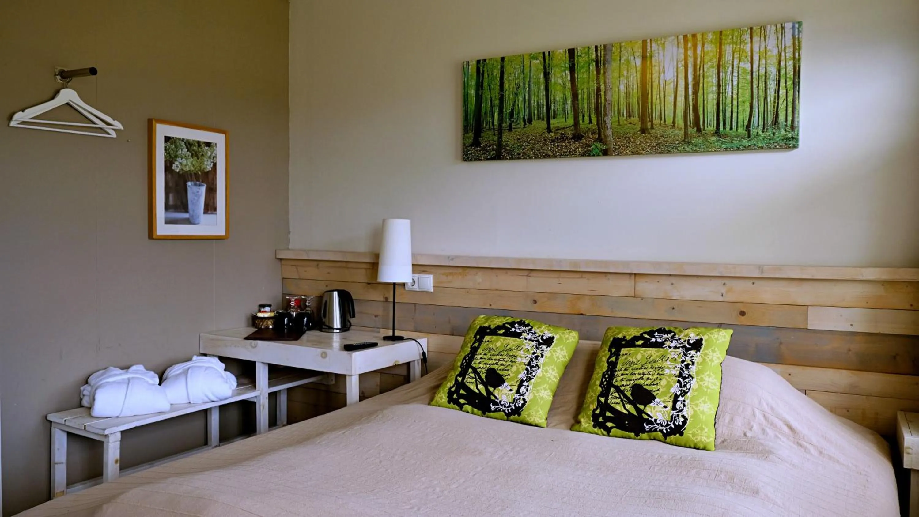 Photo of the whole room, Bed in Hraunsnef Country Hotel