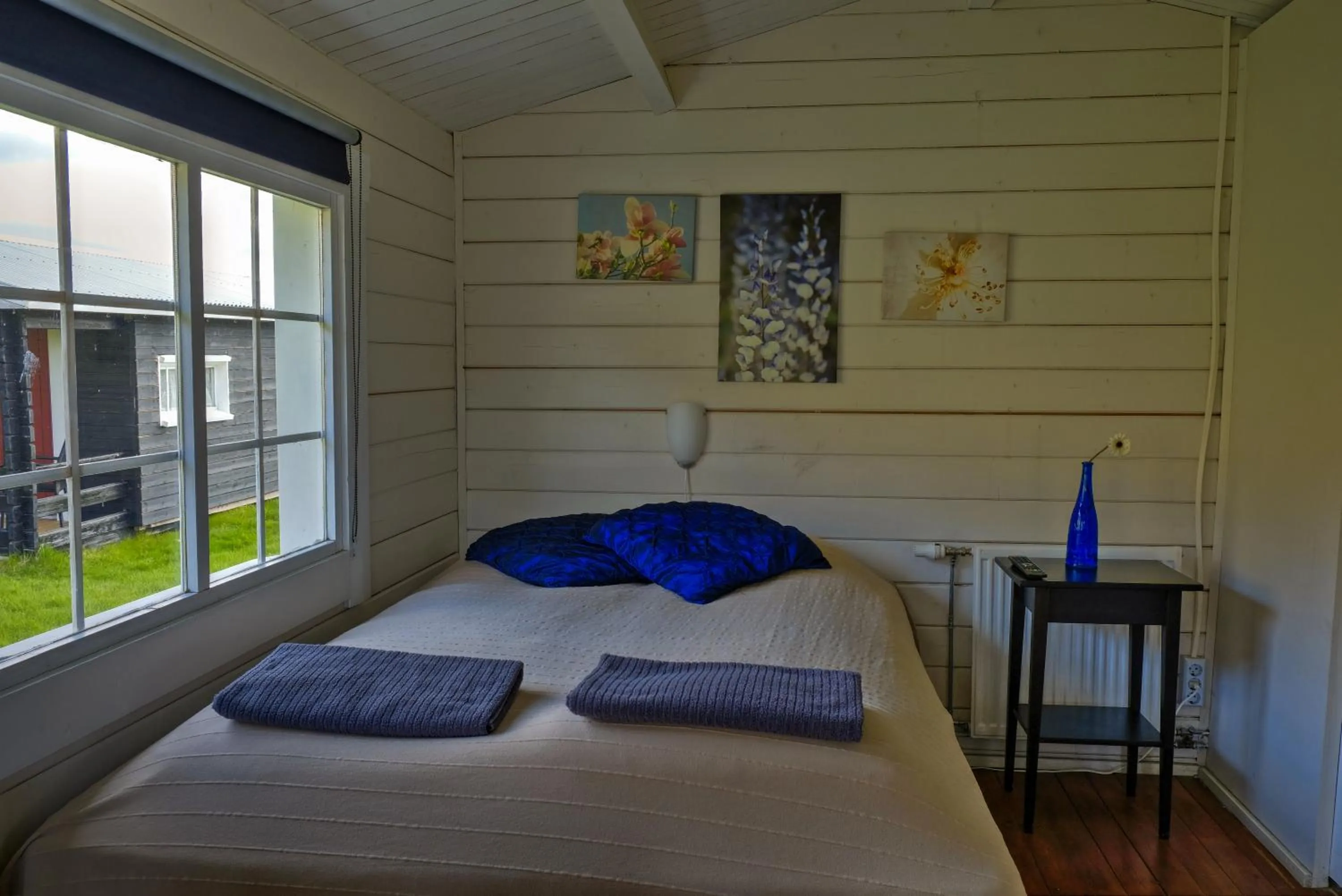 Bed in Hraunsnef Country Hotel