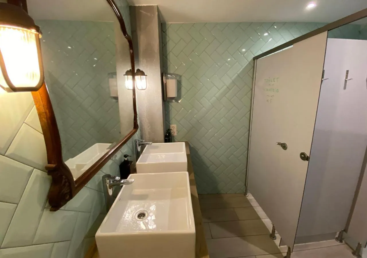 Bathroom in Blai Blai Hostel