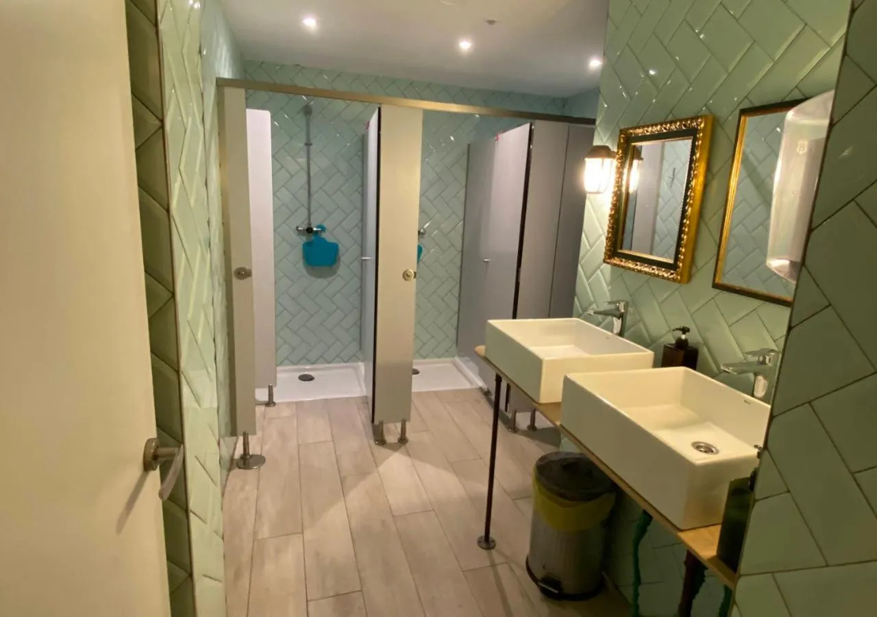 Toilet in Blai Blai Hostel