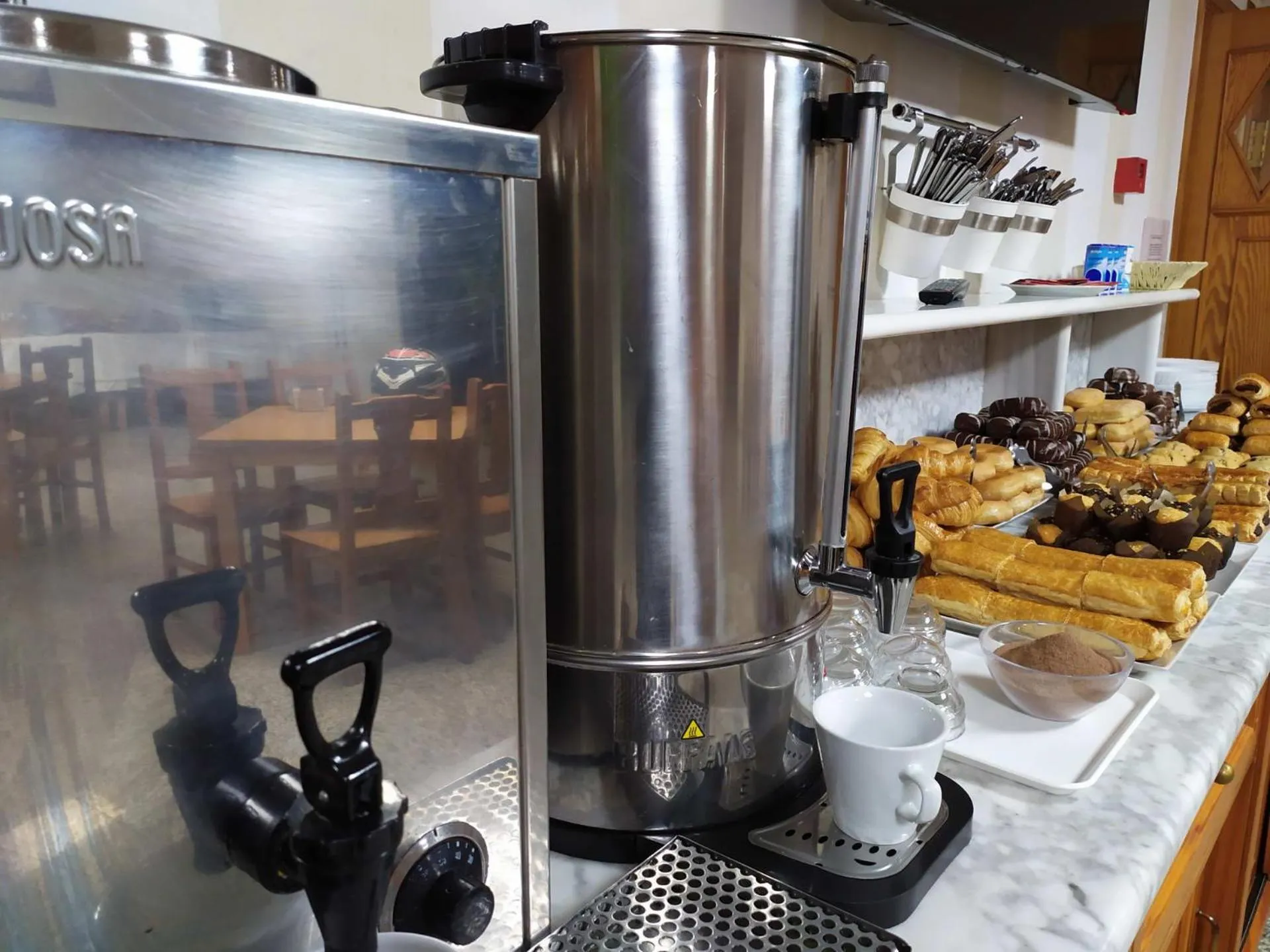 Buffet breakfast in Hotel VIDA Playa Paxariñas