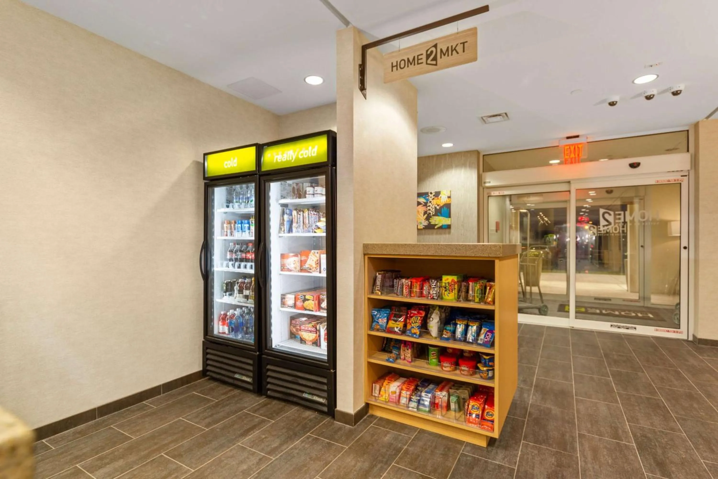 Restaurant/places to eat in Home2 Suites By Hilton Newark Airport