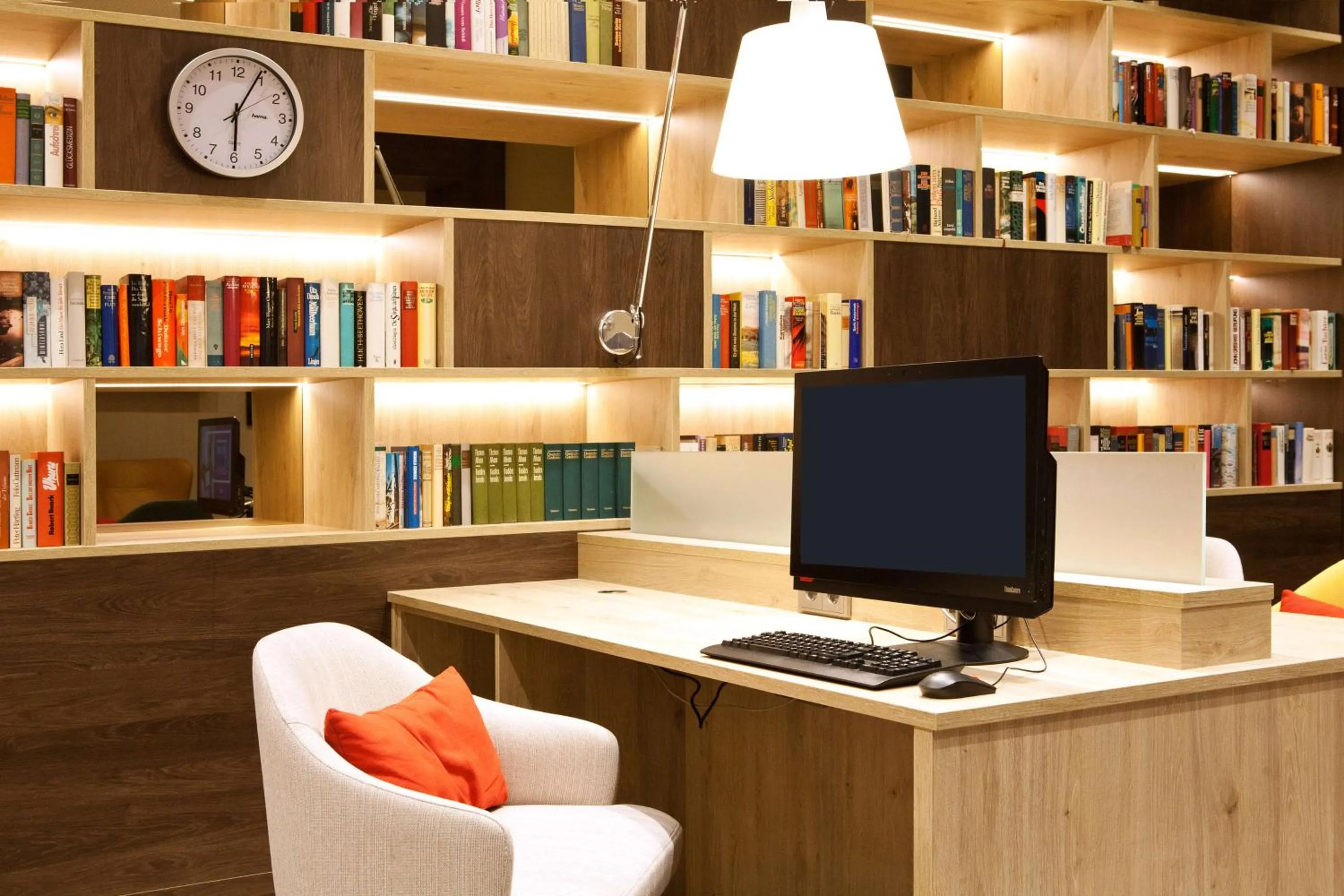 Business facilities in Hampton By Hilton Berlin City East Side Gallery