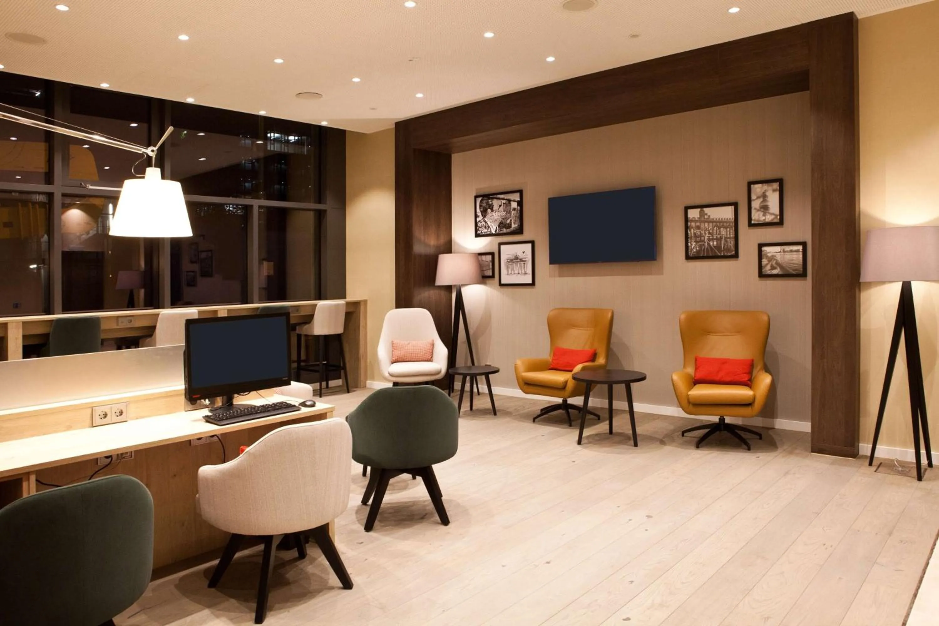 Business facilities in Hampton By Hilton Berlin City East Side Gallery