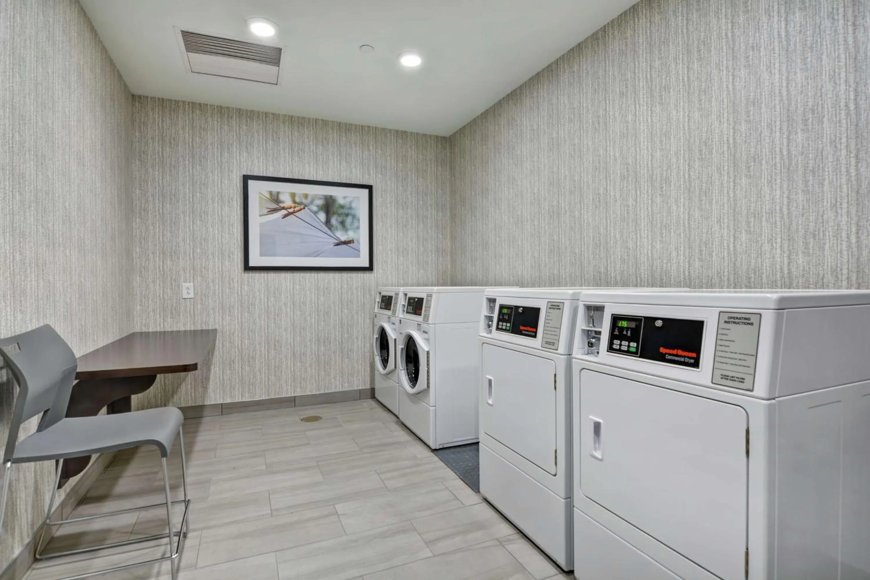 Property building in Embassy Suites By Hilton Plainfield Indianapolis Airport