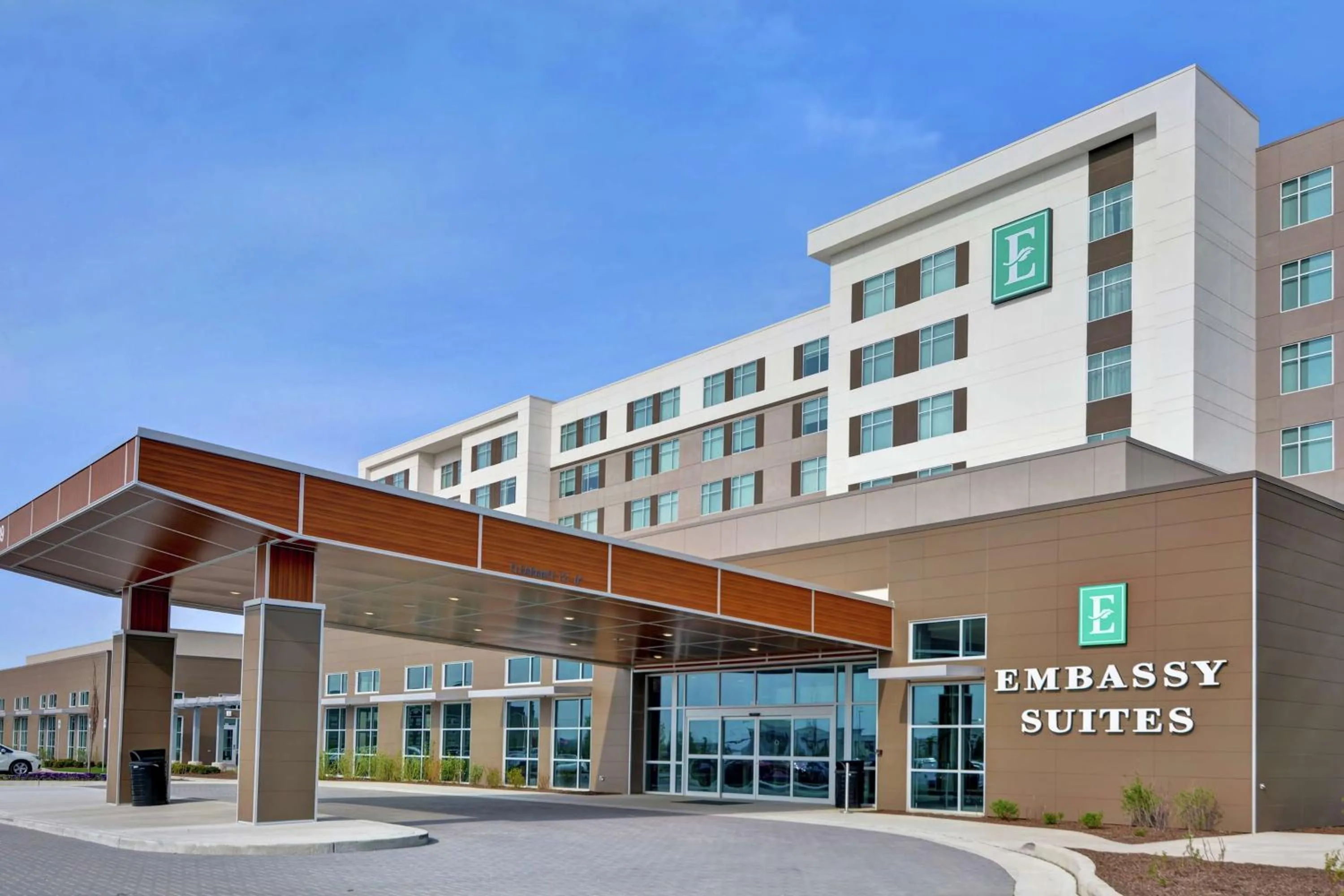 Property building in Embassy Suites By Hilton Plainfield Indianapolis Airport