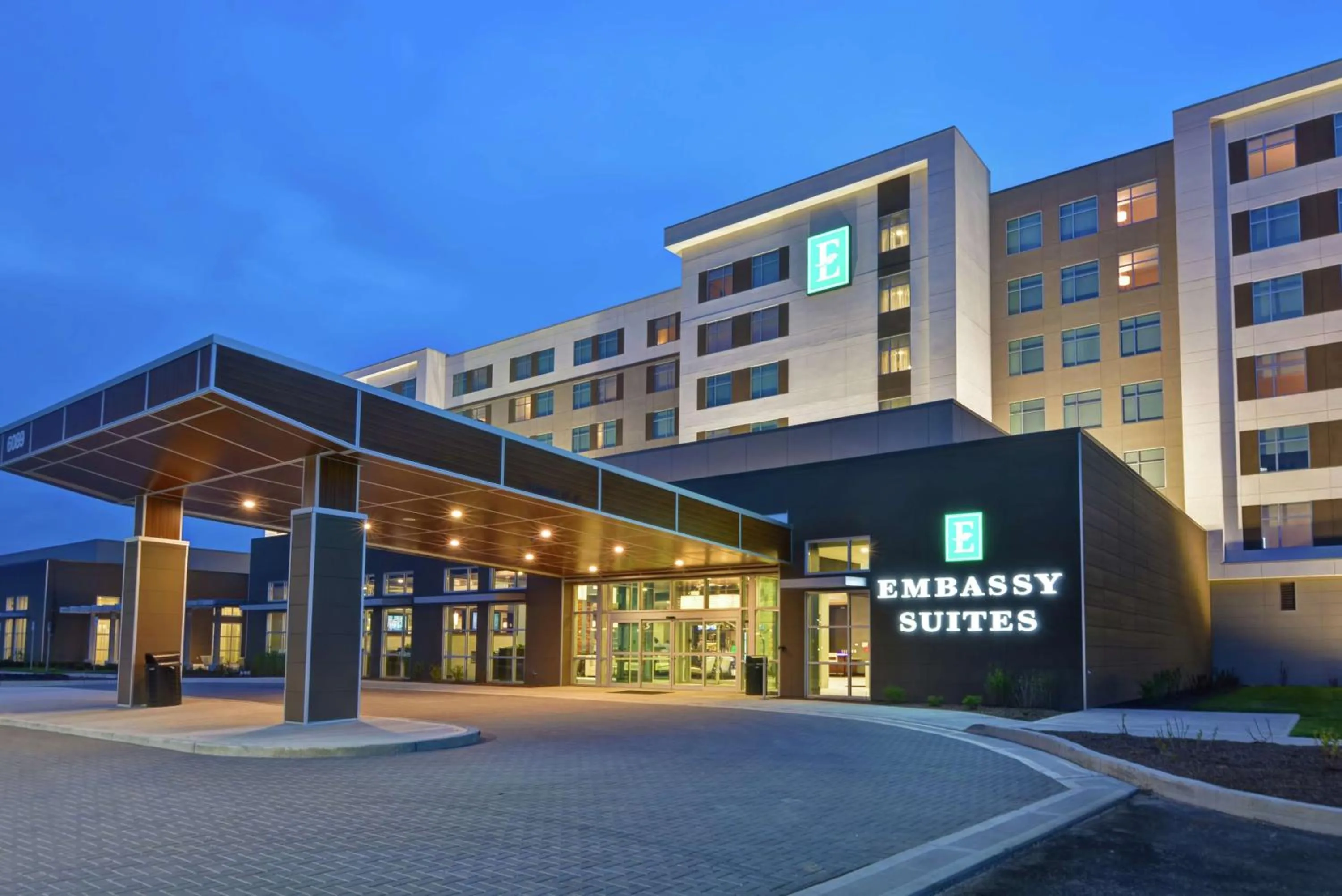 Property building in Embassy Suites By Hilton Plainfield Indianapolis Airport