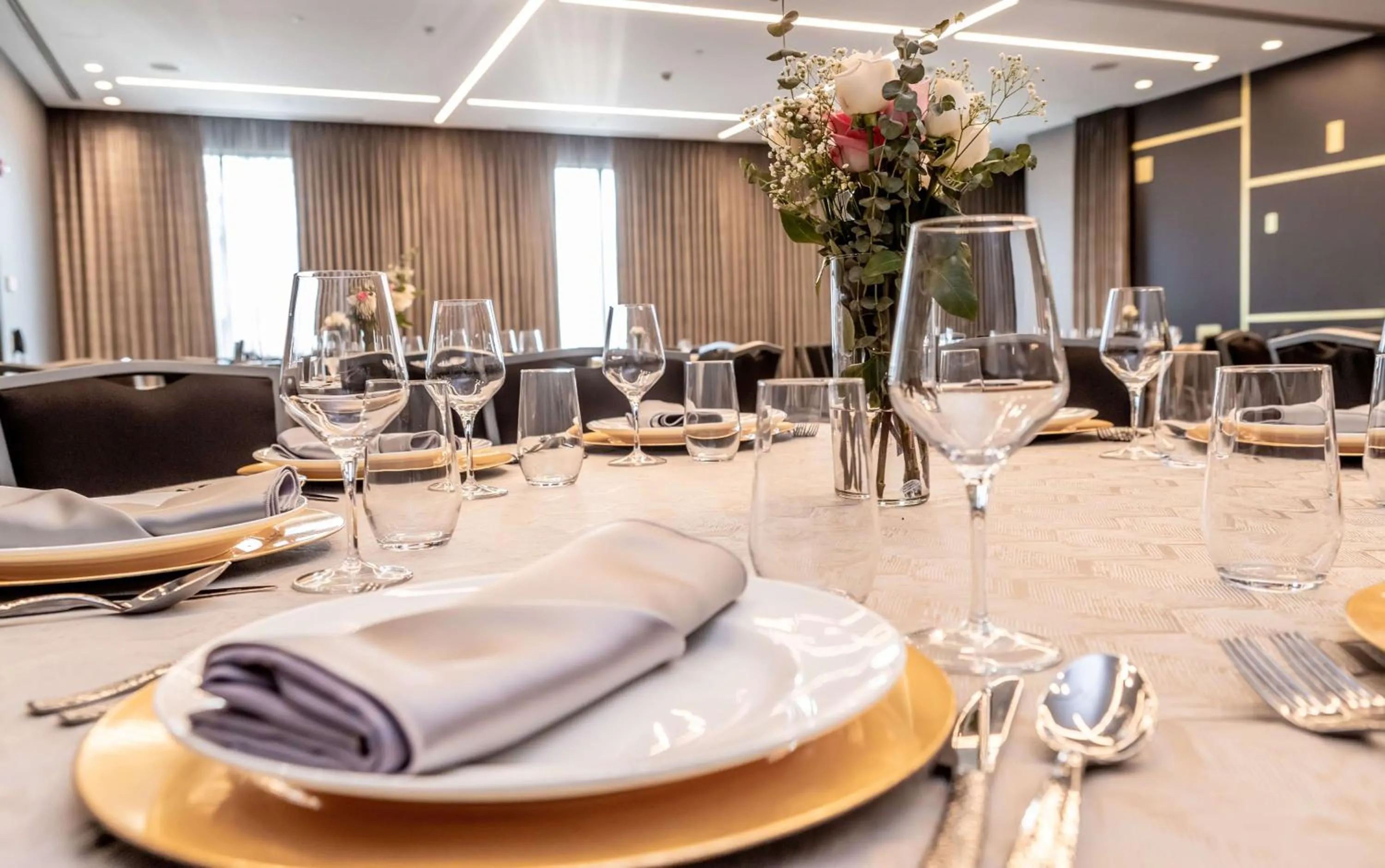 Meeting/conference room in The Rose Chicago, Tapestry Collection By Hilton