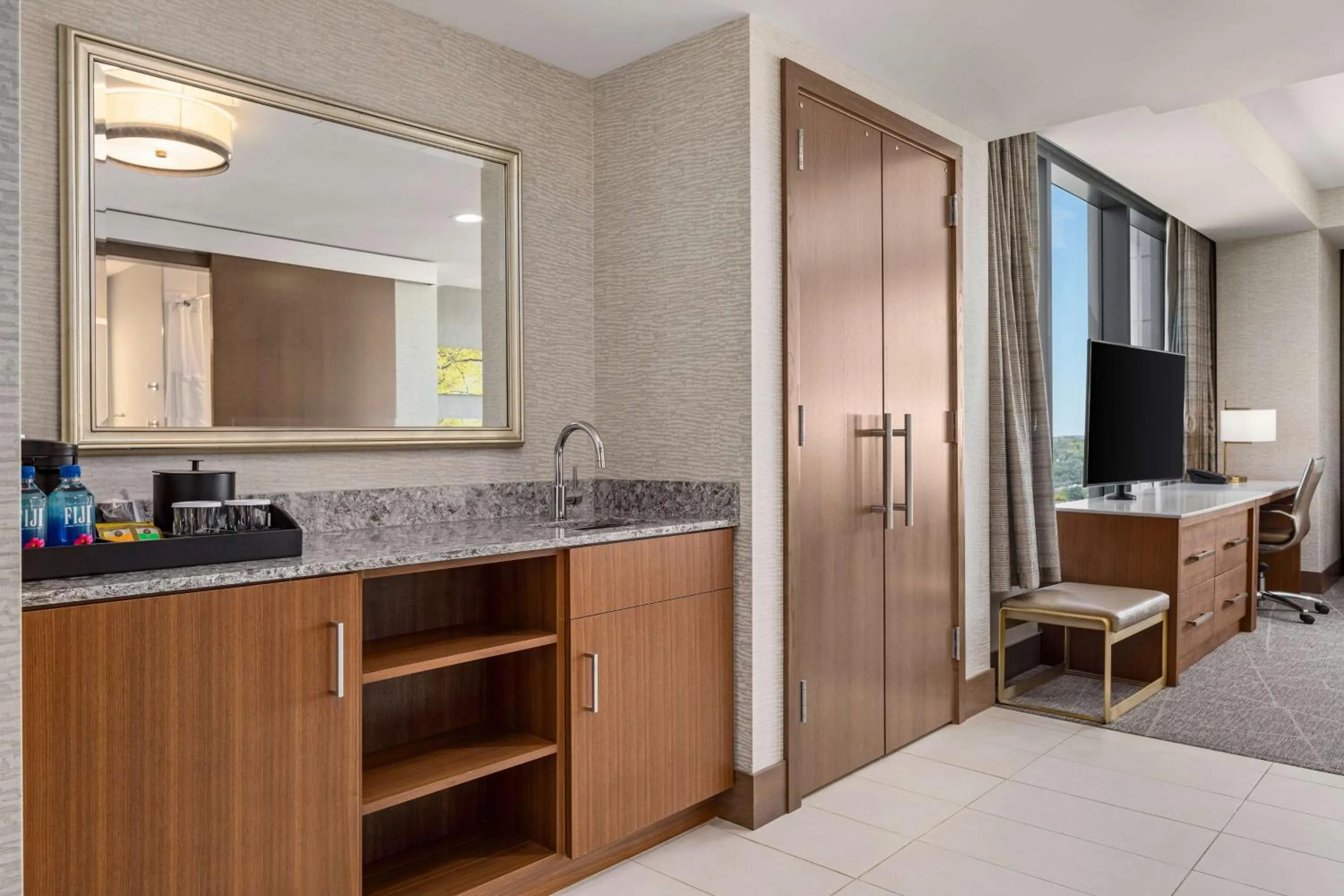 Bedroom in Hilton Rochester Mayo Clinic Area