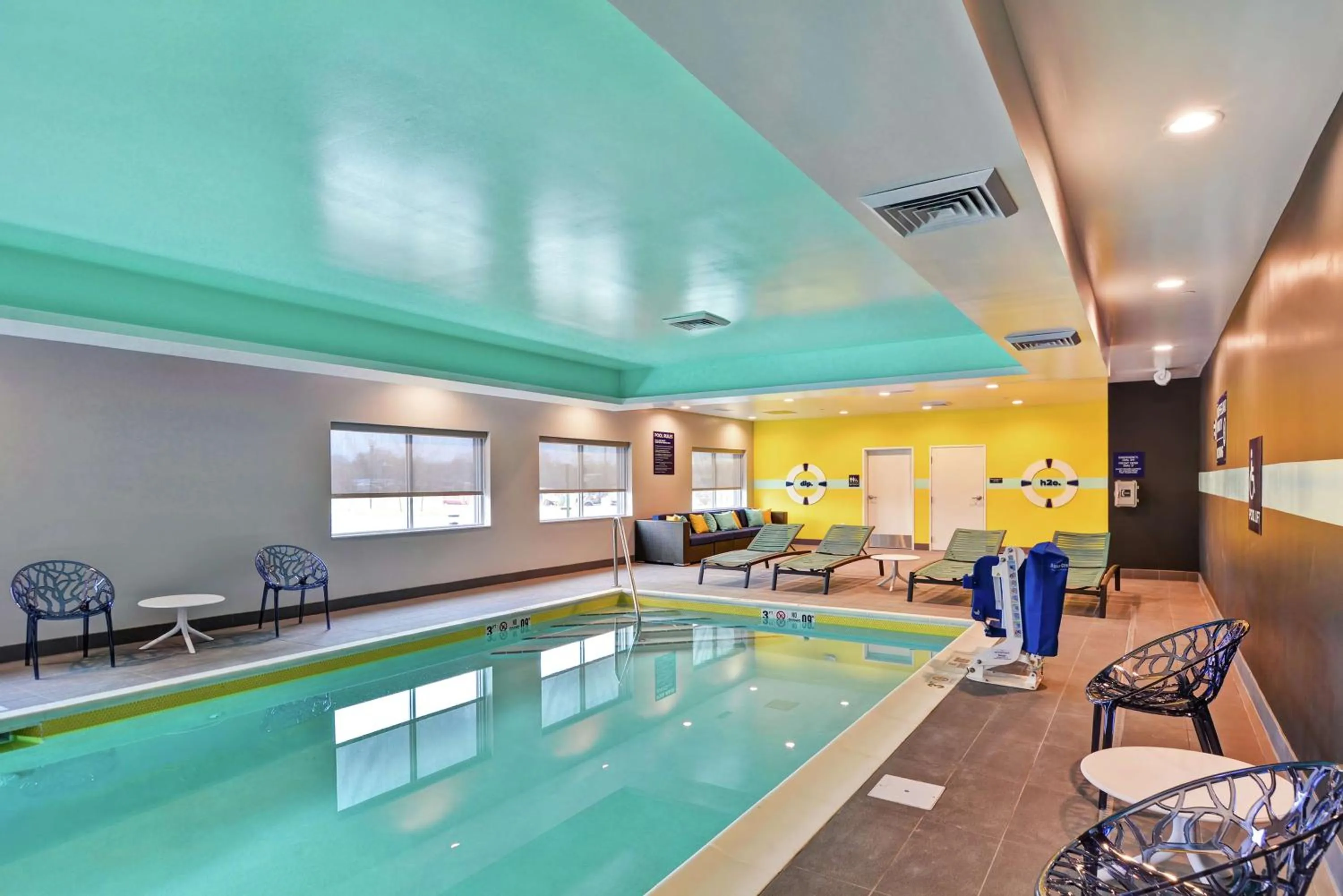 Pool view in Tru By Hilton Shepherdsville Louisville South