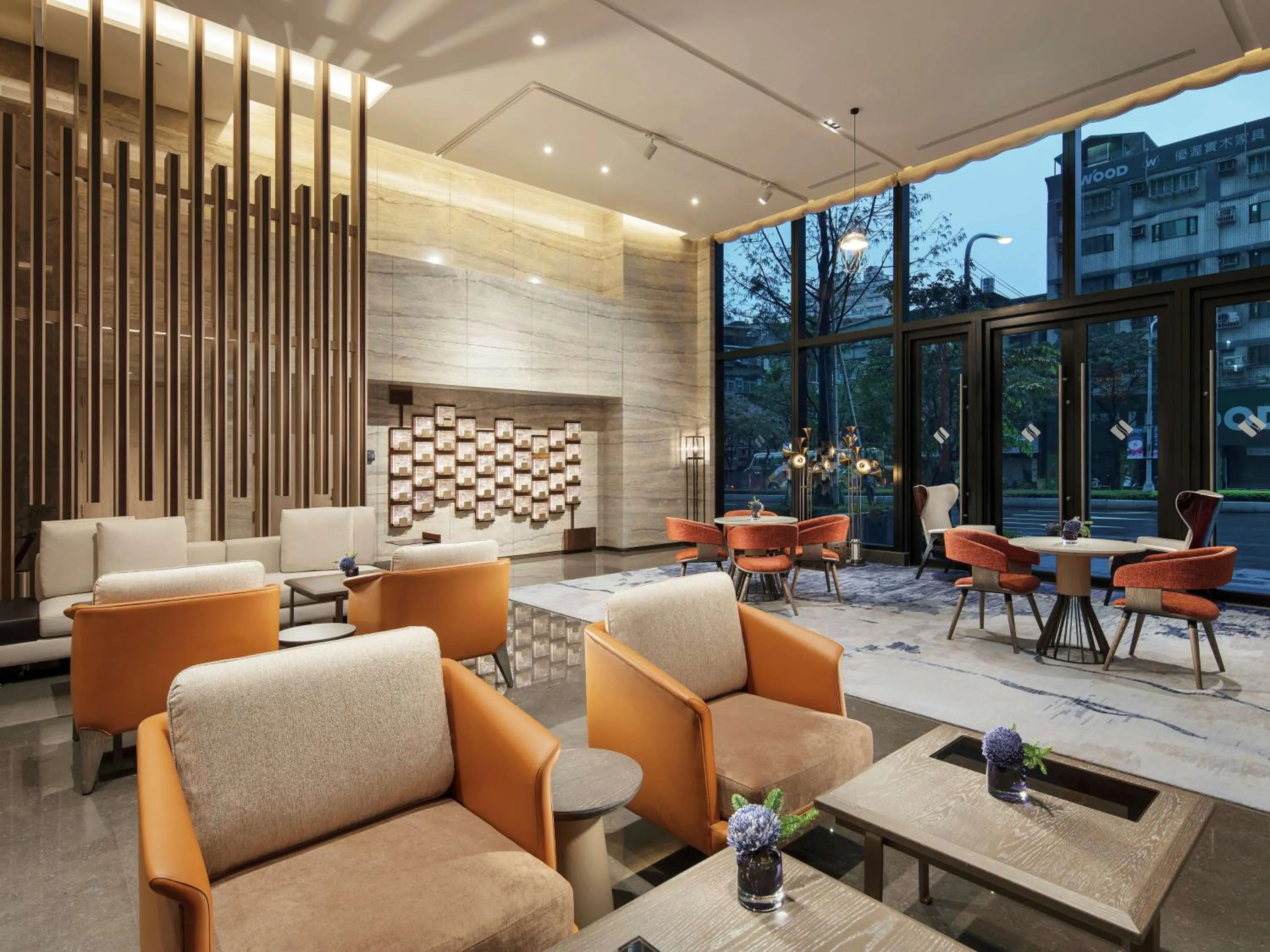 Lounge or bar in Hilton Taipei Sinban