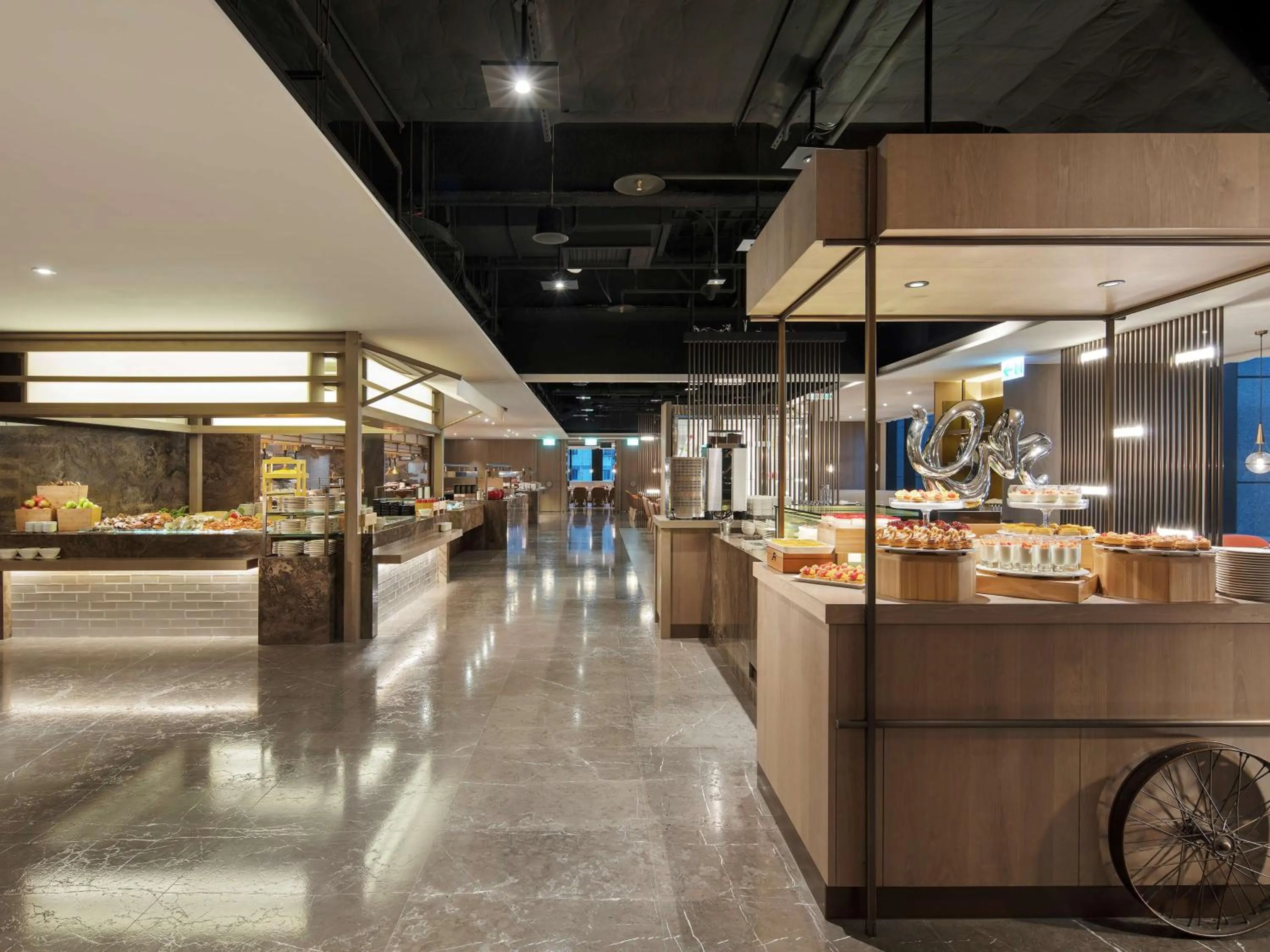 Restaurant/places to eat in Hilton Taipei Sinban