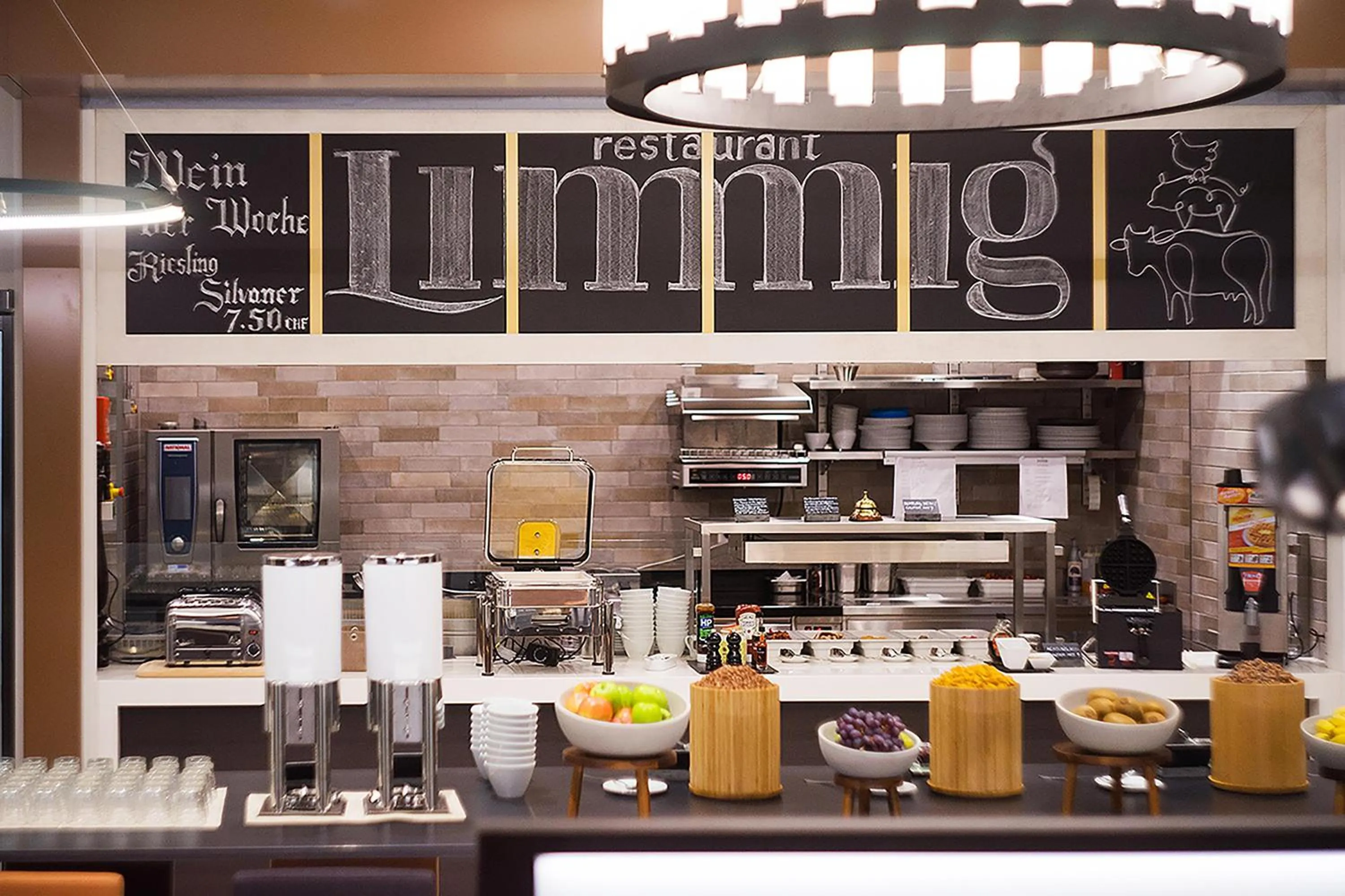 Lounge or bar in Hilton Garden Inn Zurich Limmattal