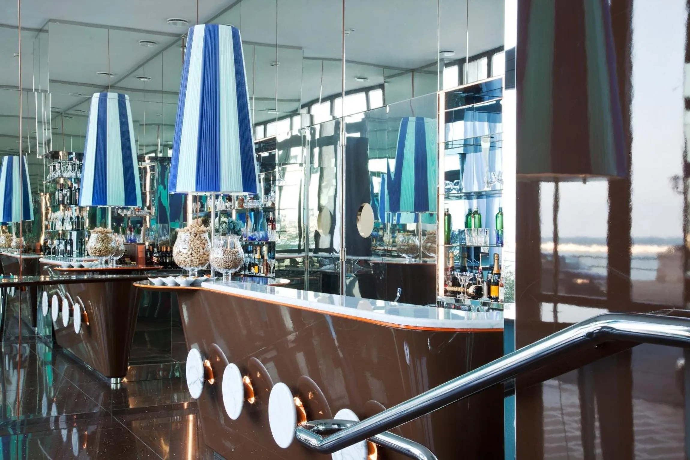 Lounge or bar in JR Hotels Bari Grande Albergo delle Nazioni