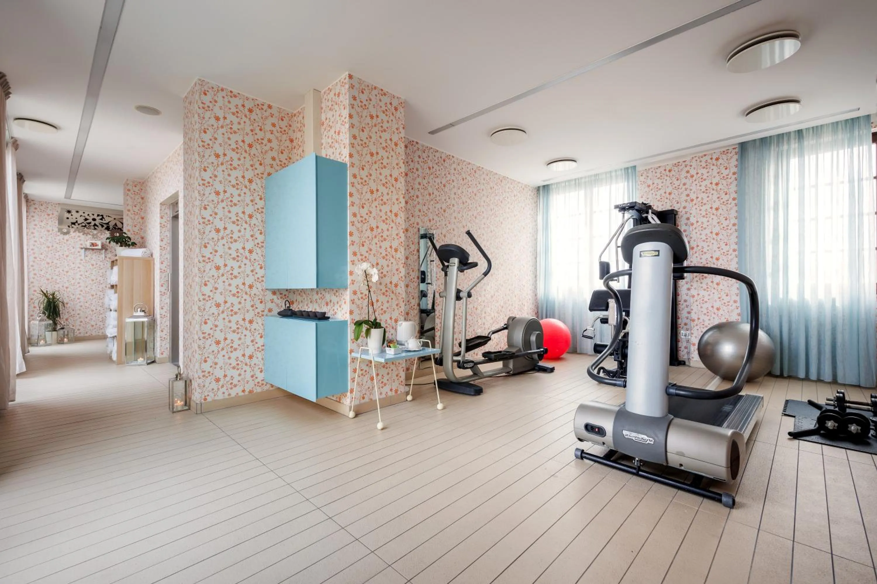 Fitness centre/facilities in JR Hotels Bari Grande Albergo delle Nazioni