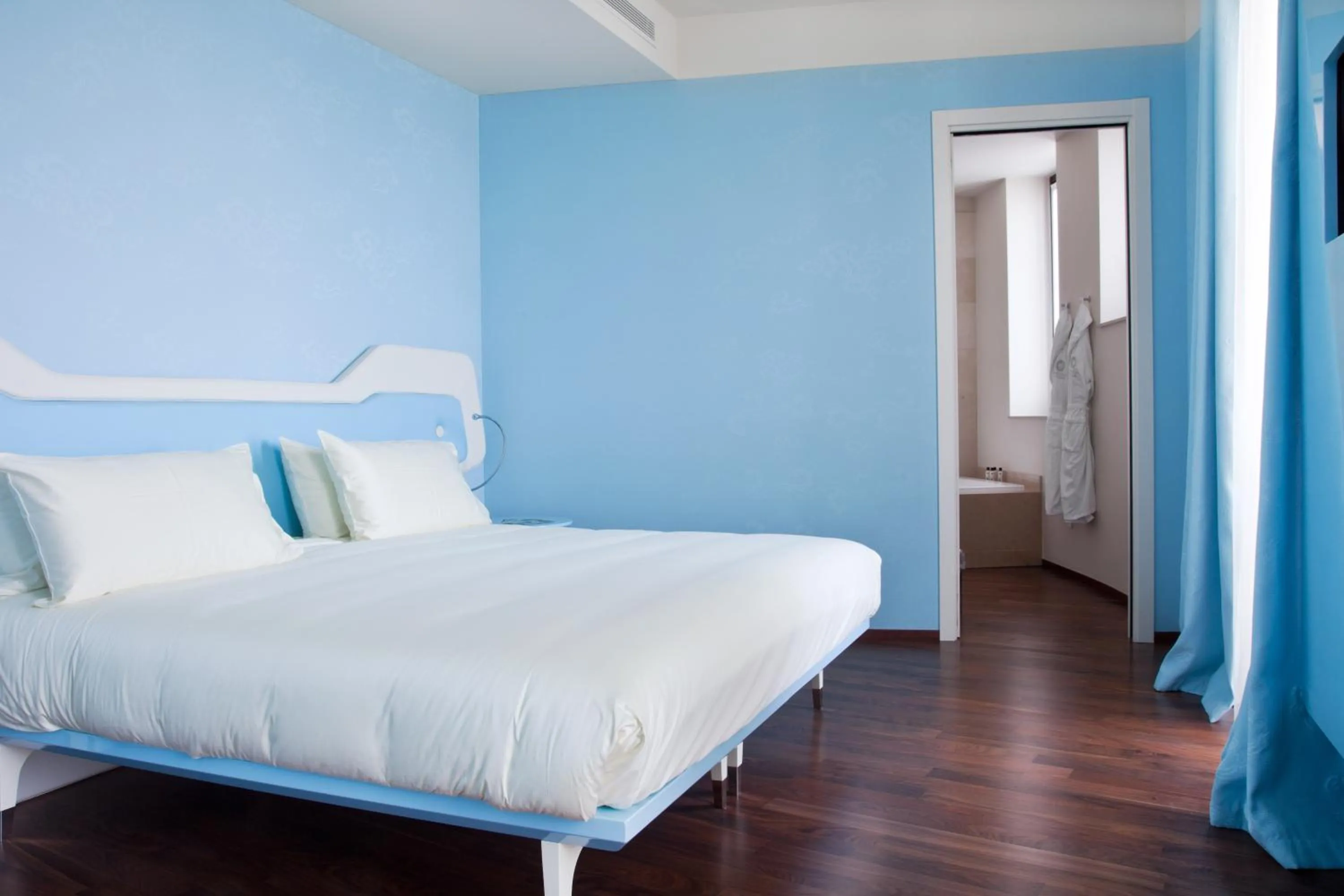 Bed in JR Hotels Bari Grande Albergo delle Nazioni