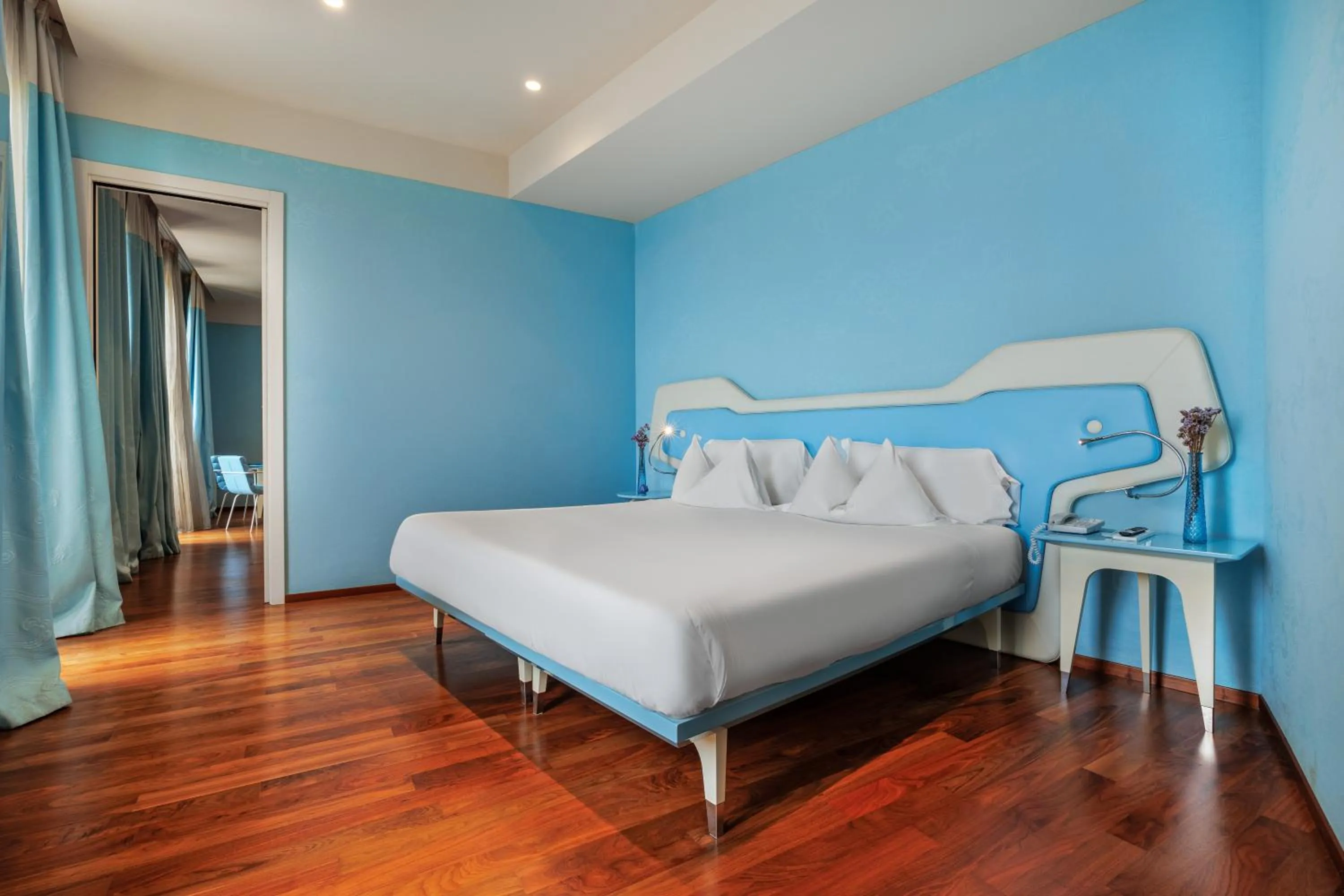 Bed in JR Hotels Bari Grande Albergo delle Nazioni