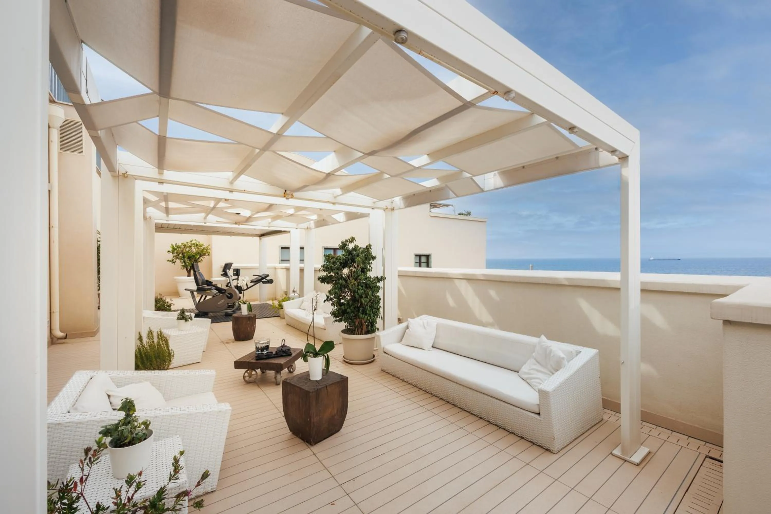 Fitness centre/facilities in JR Hotels Bari Grande Albergo delle Nazioni