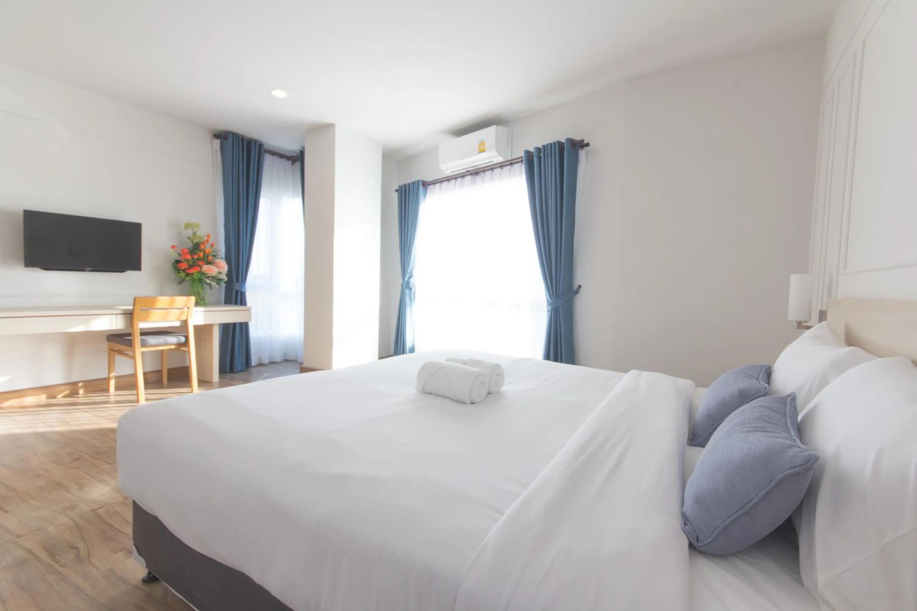 Bed in Donchan Grand Hotel