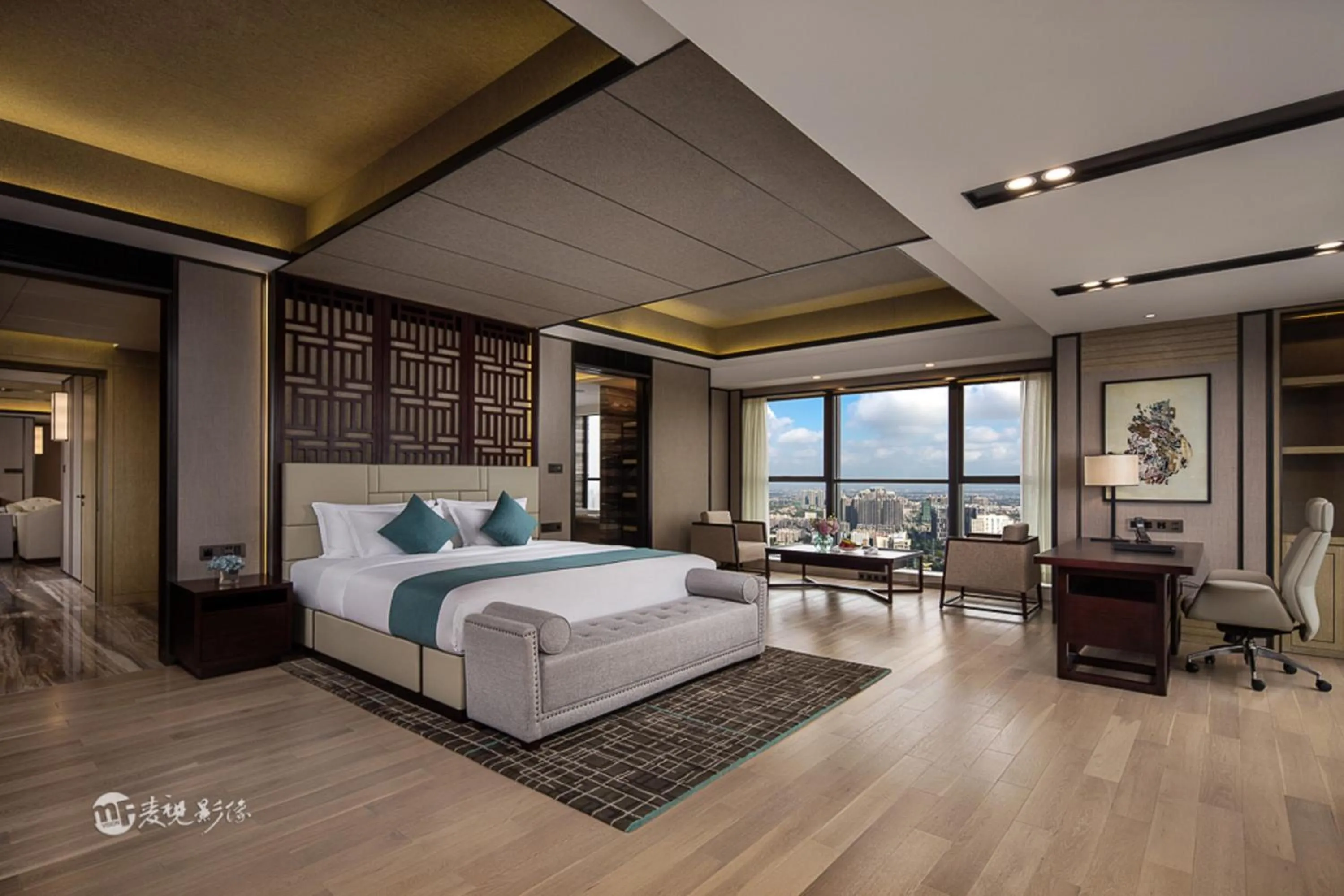 Photo of the whole room, Bed in Wyndham Grand Maoming