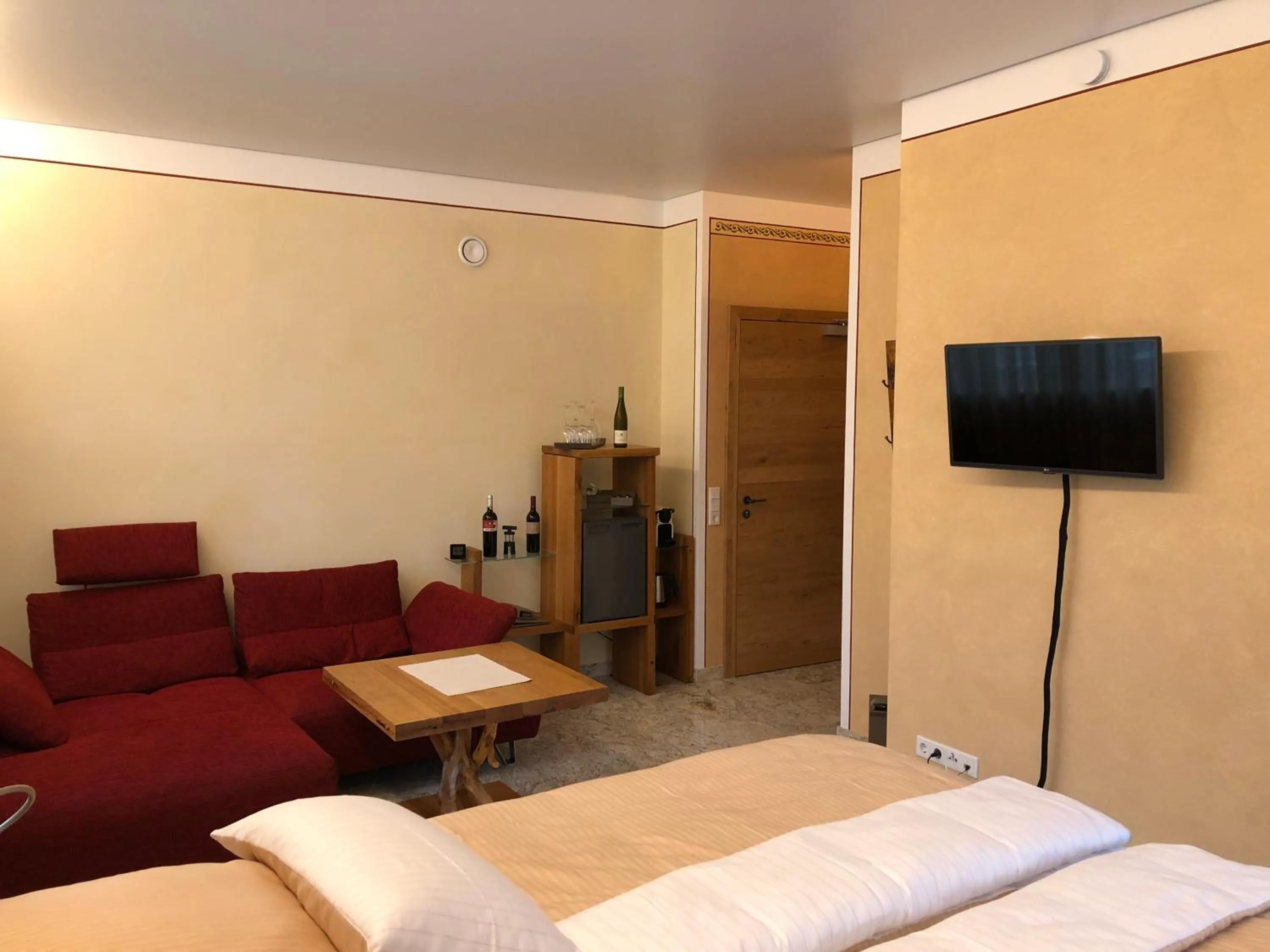 Photo of the whole room, Bed in Gästehaus Alte Glaserei