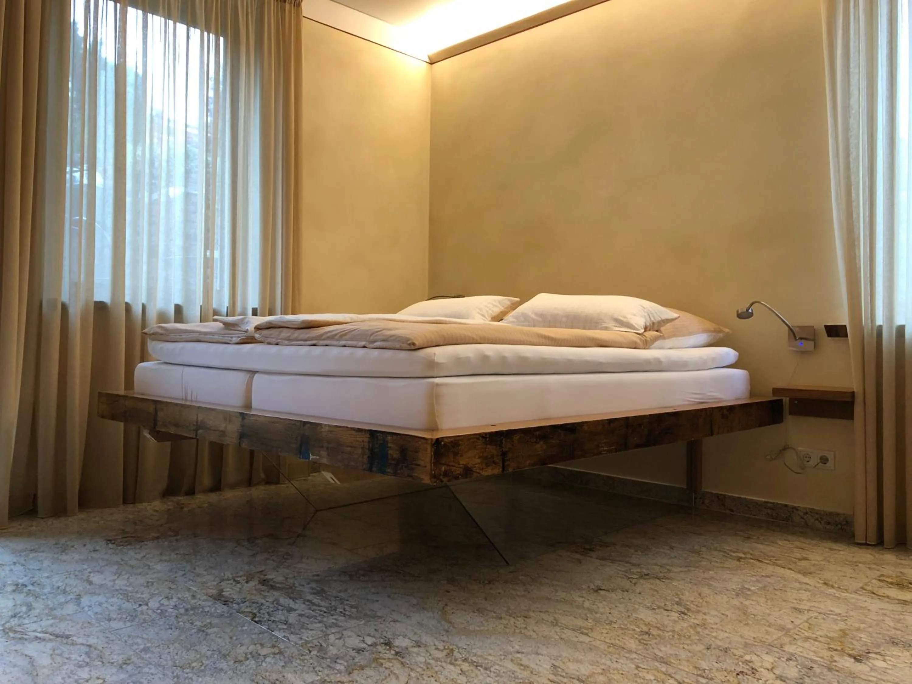 Bed in Gästehaus Alte Glaserei