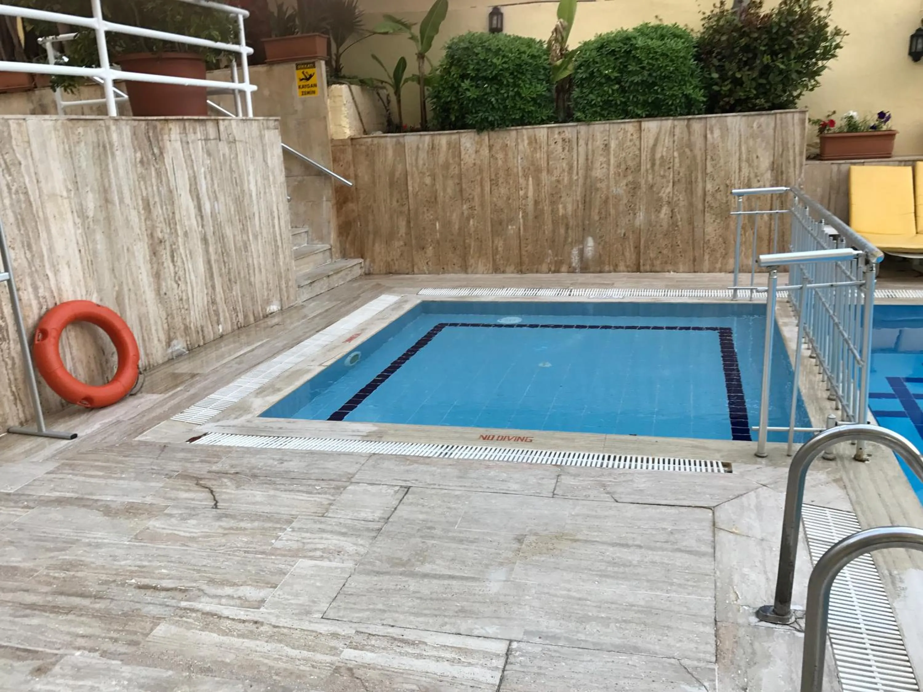 Swimming pool in Muz Hotel