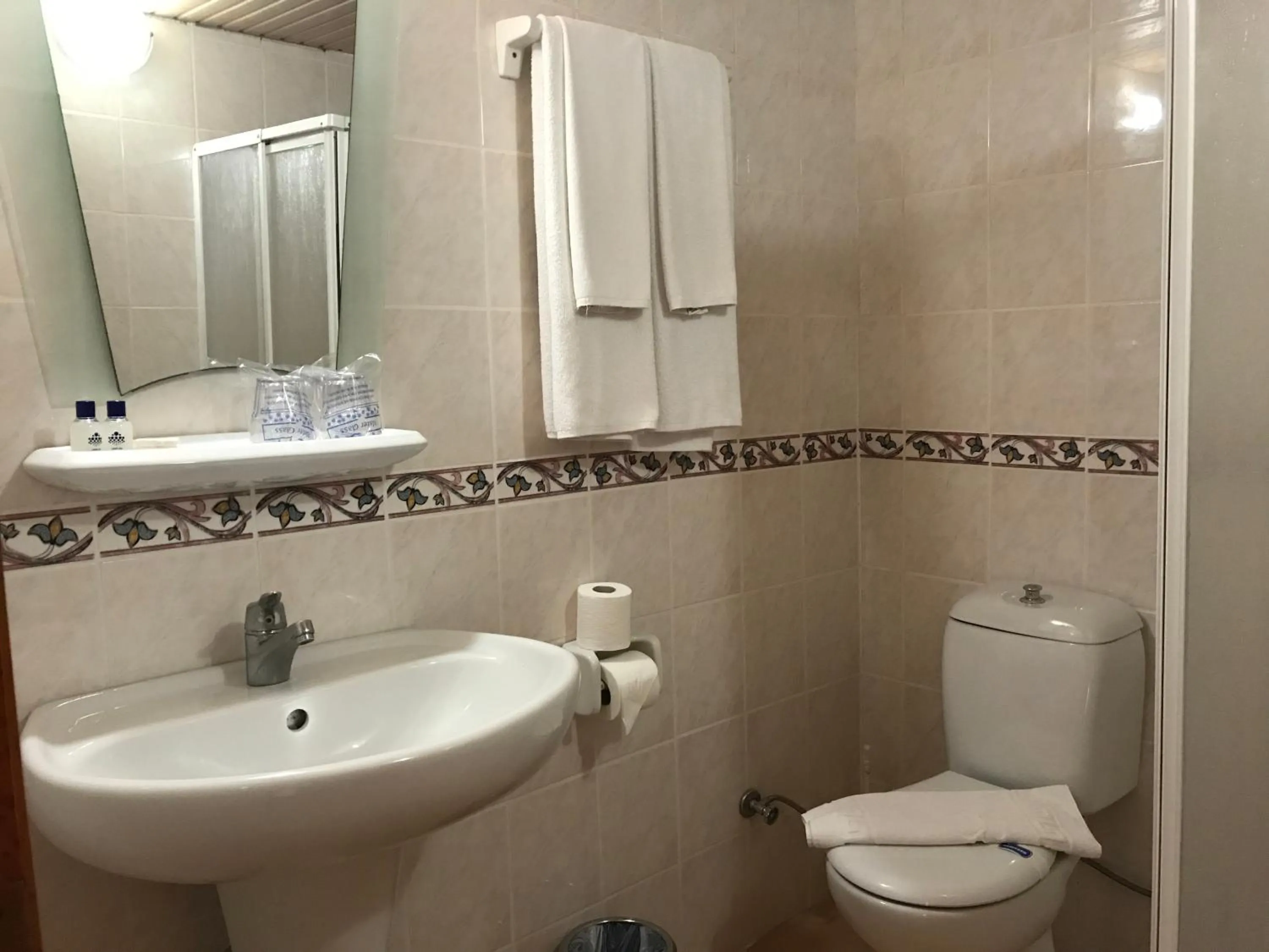 Bathroom in Muz Hotel