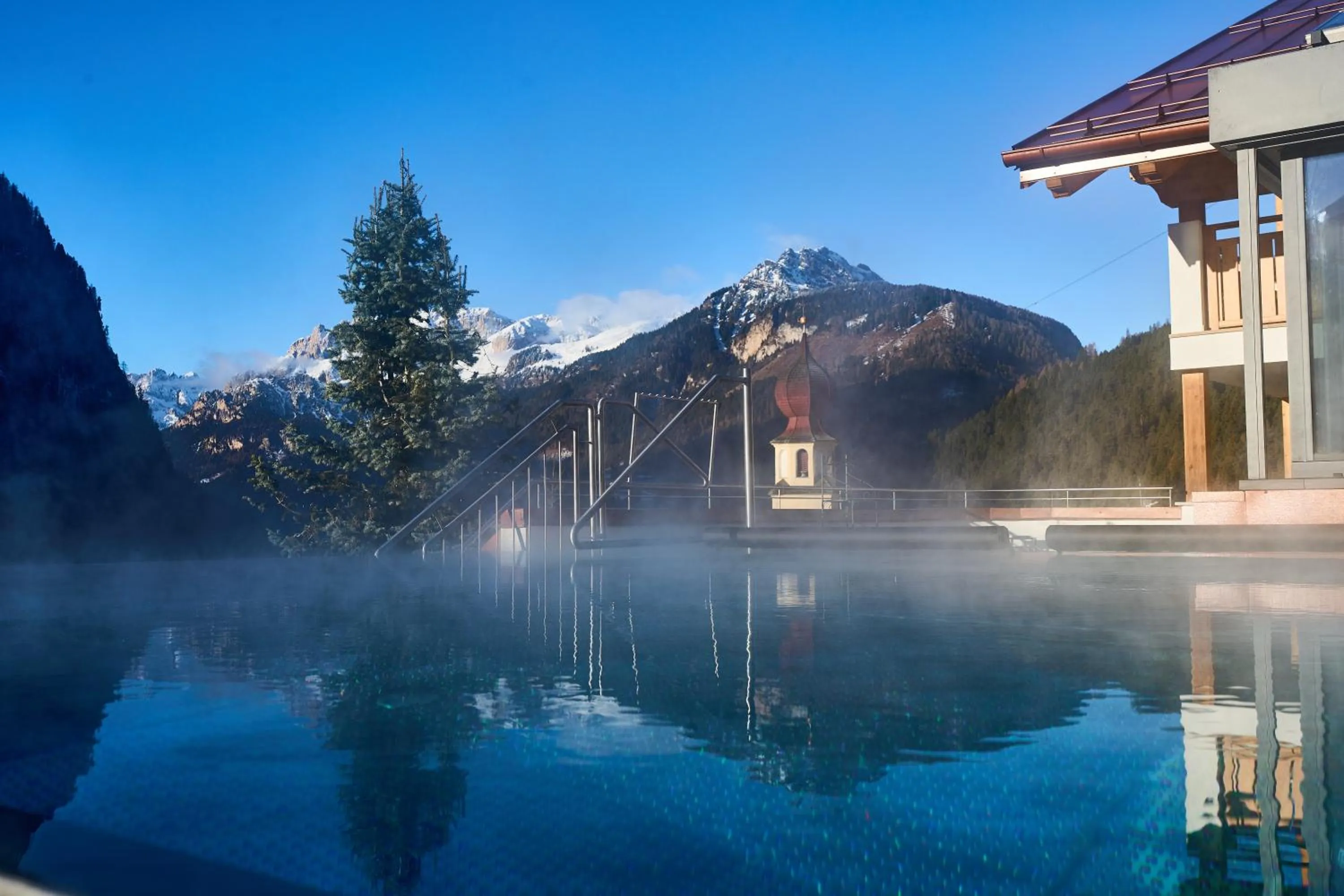 Swimming pool in Hotel Cesa Tyrol
