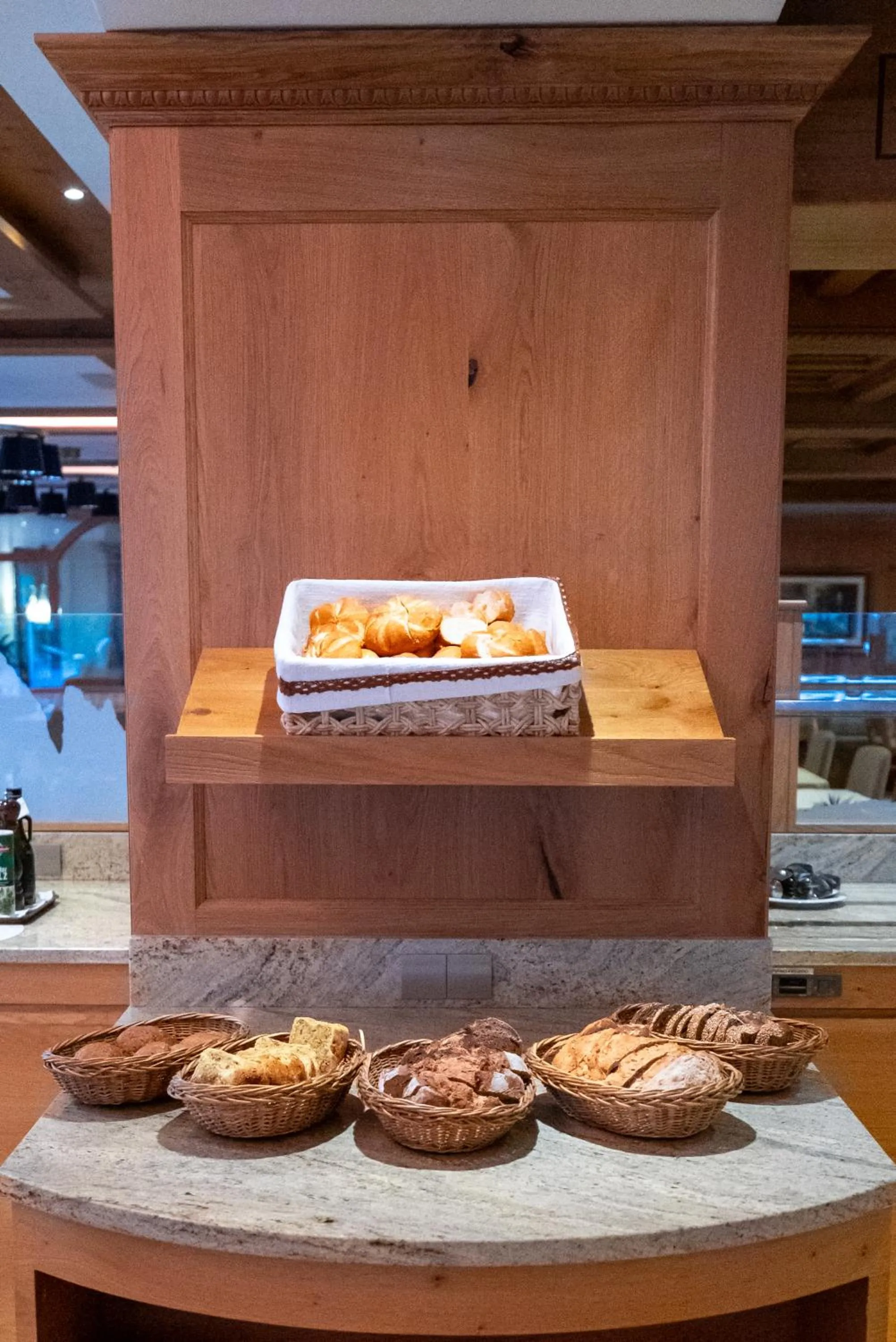 Buffet breakfast in Hotel Cesa Tyrol