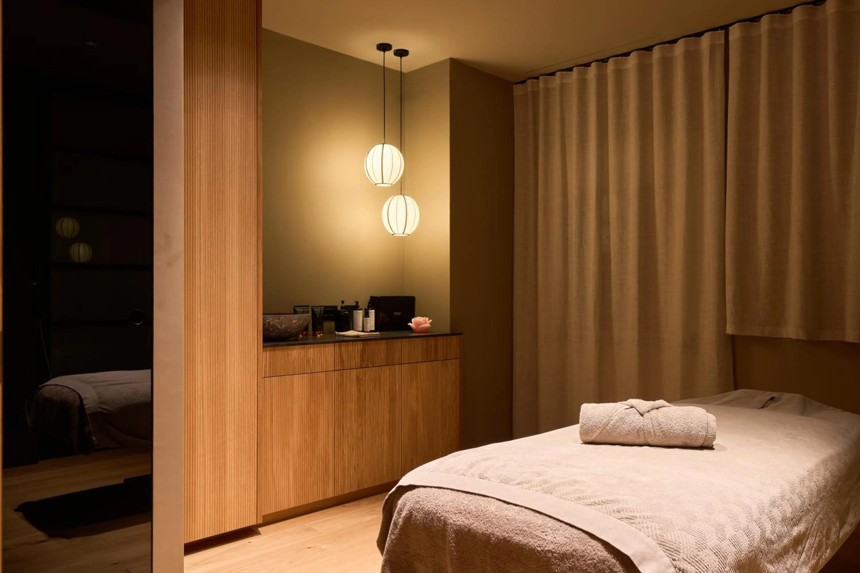 Massage, Bed in Hotel Cesa Tyrol