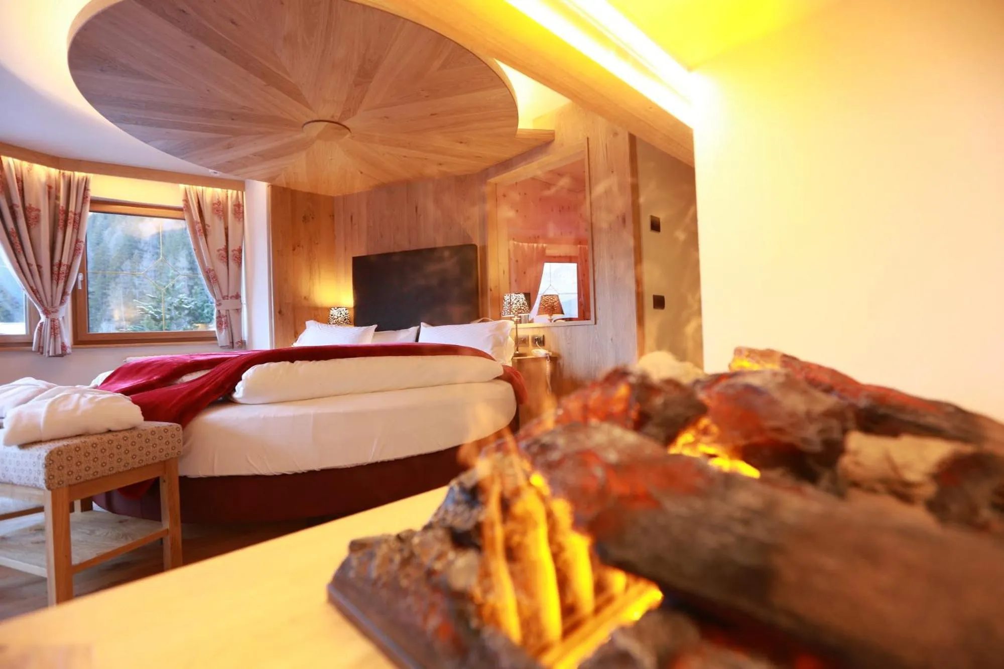 Bedroom, Bed in Hotel Cesa Tyrol