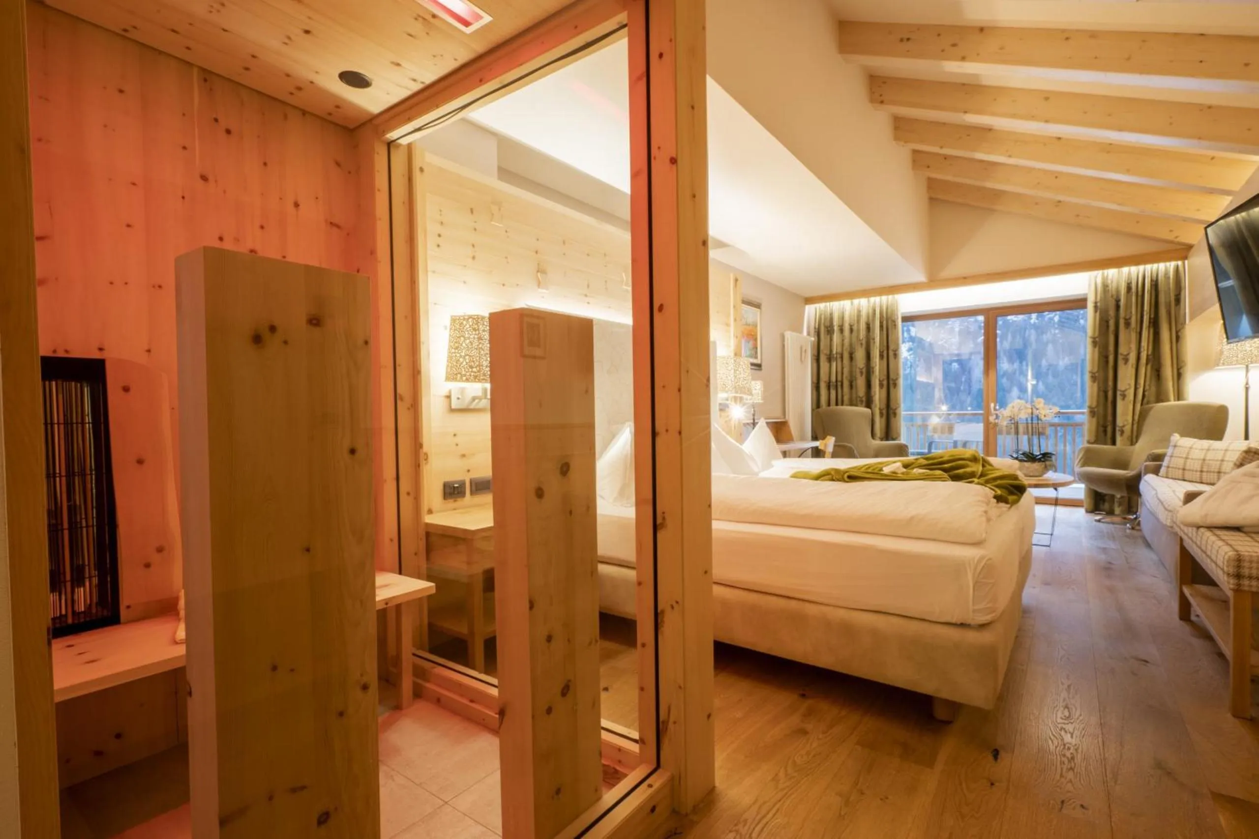 Photo of the whole room, Bed in Hotel Cesa Tyrol