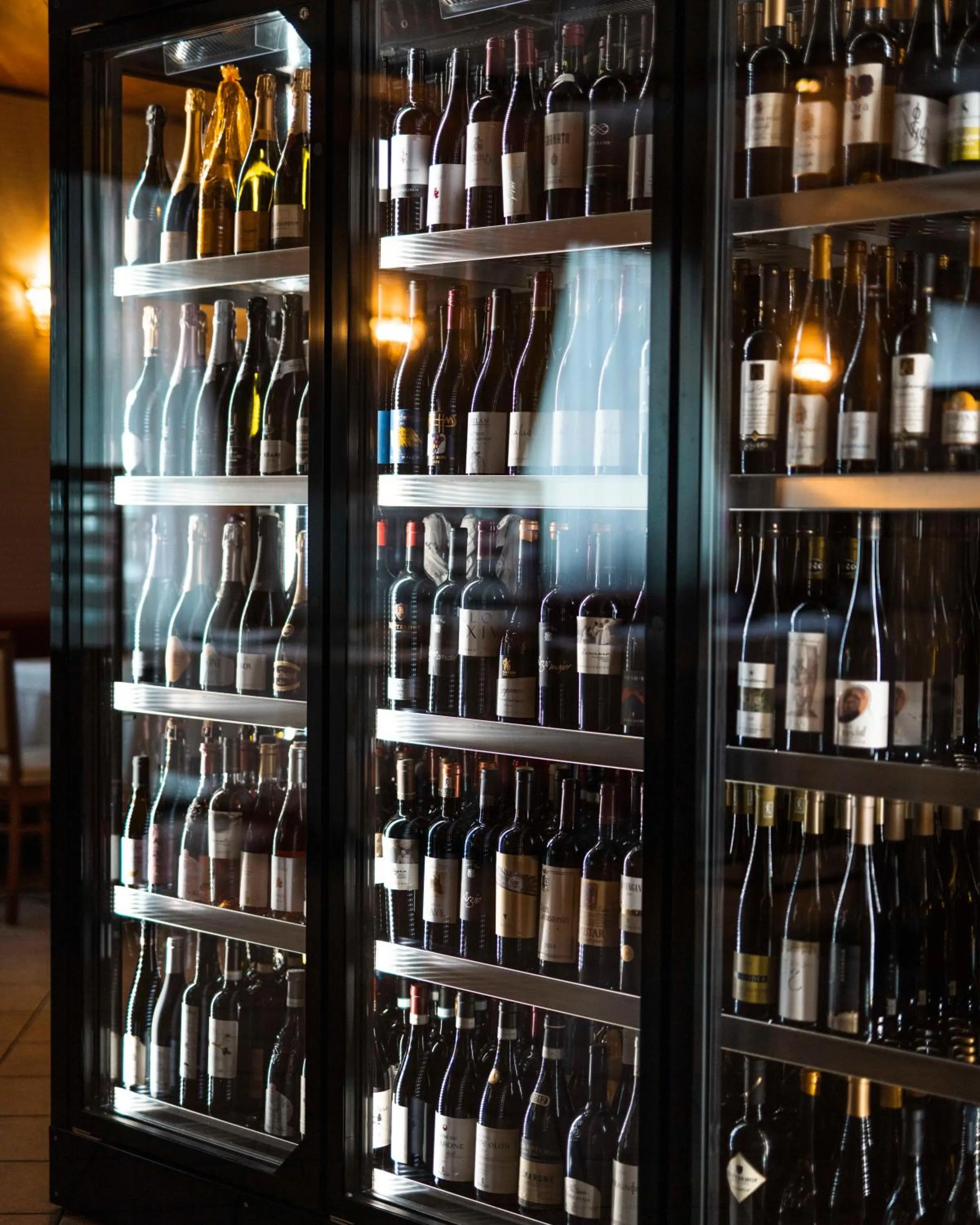 Lounge or bar in ADLER MERYEM wellness hotel - Andalo