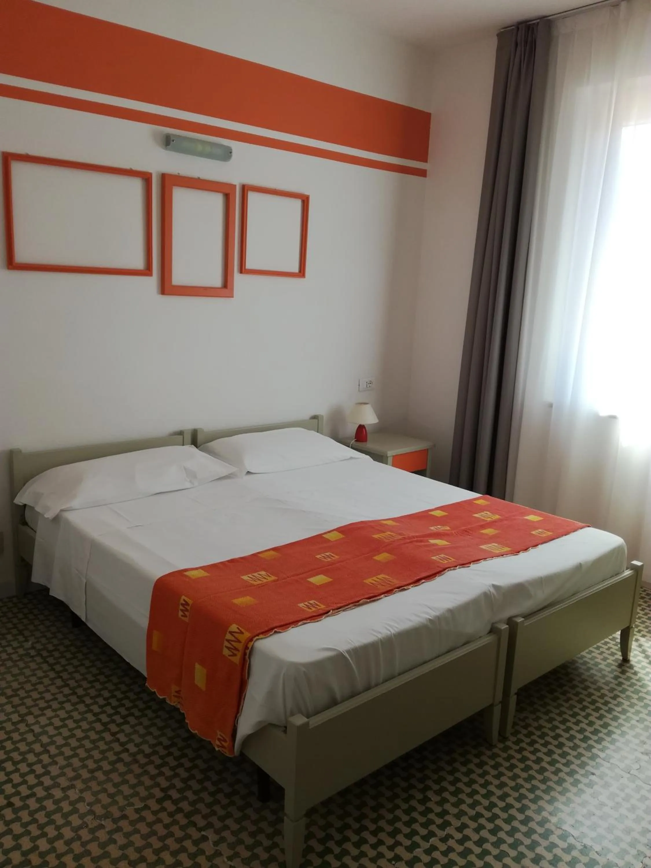 Bedroom, Bed in Albergo Dei 10 Colori