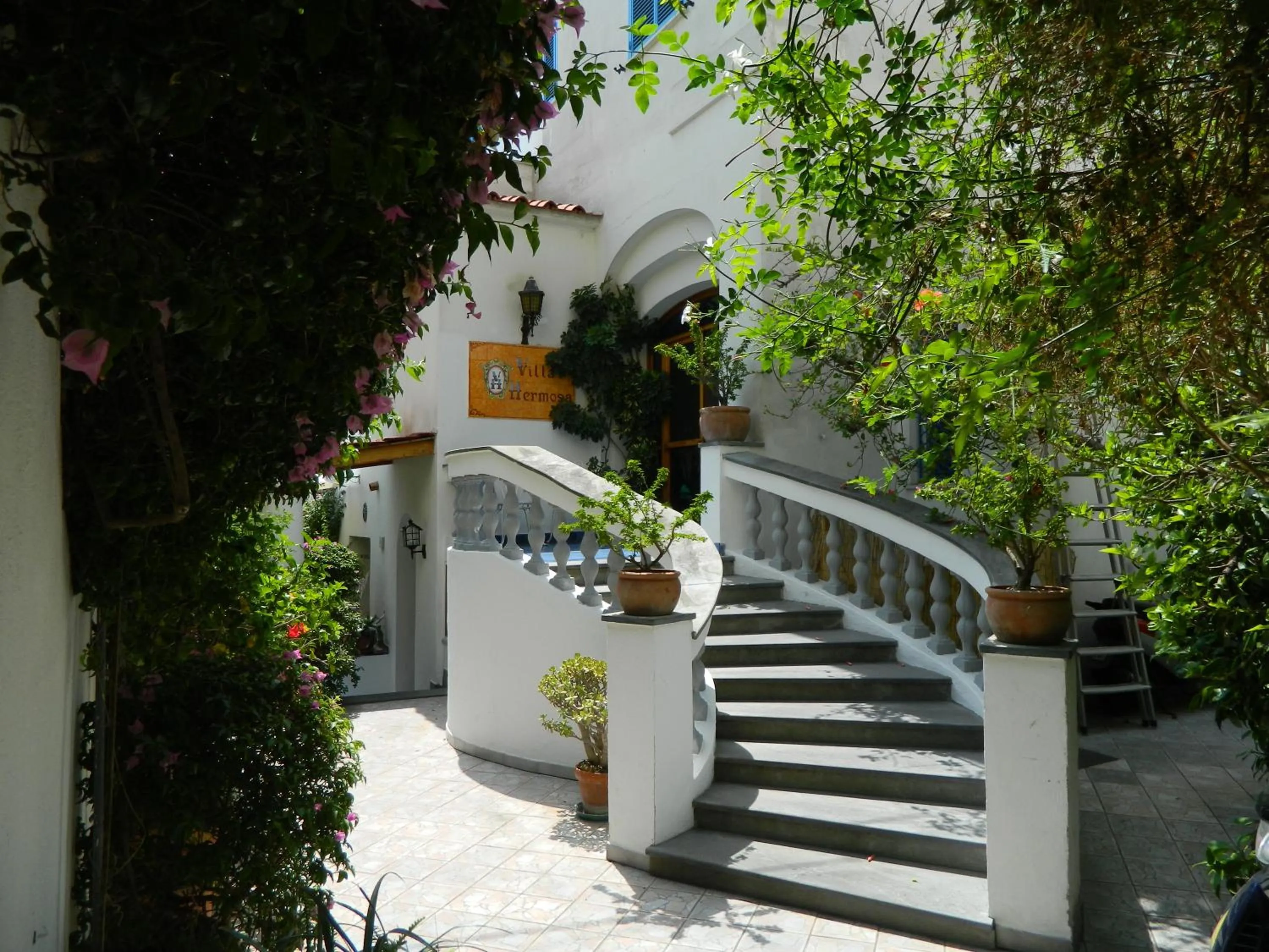 Facade/entrance in Hotel Villa Hermosa