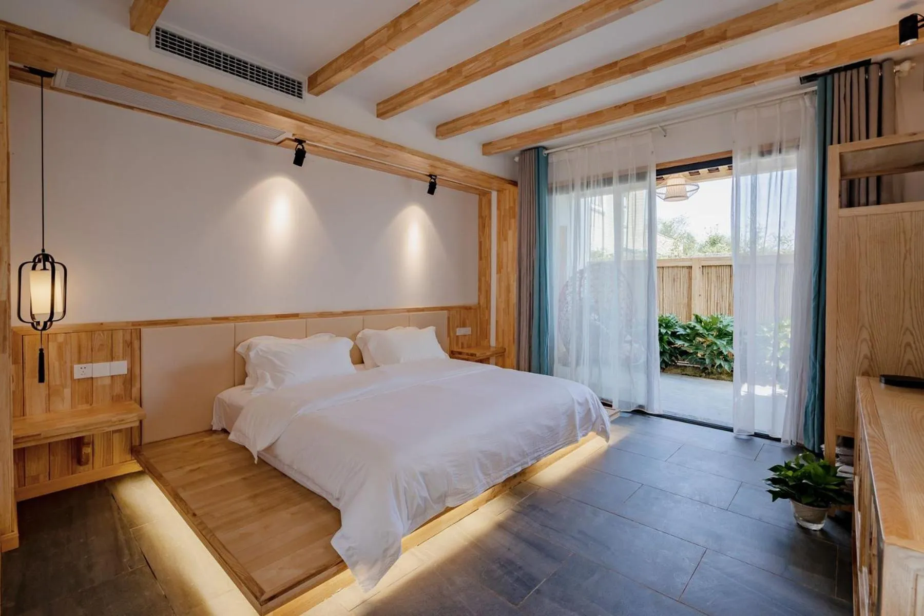 Bed in Zhangjiajie Su Xin Resort Near Tianmen Shan & Hehua airport-Free pick up