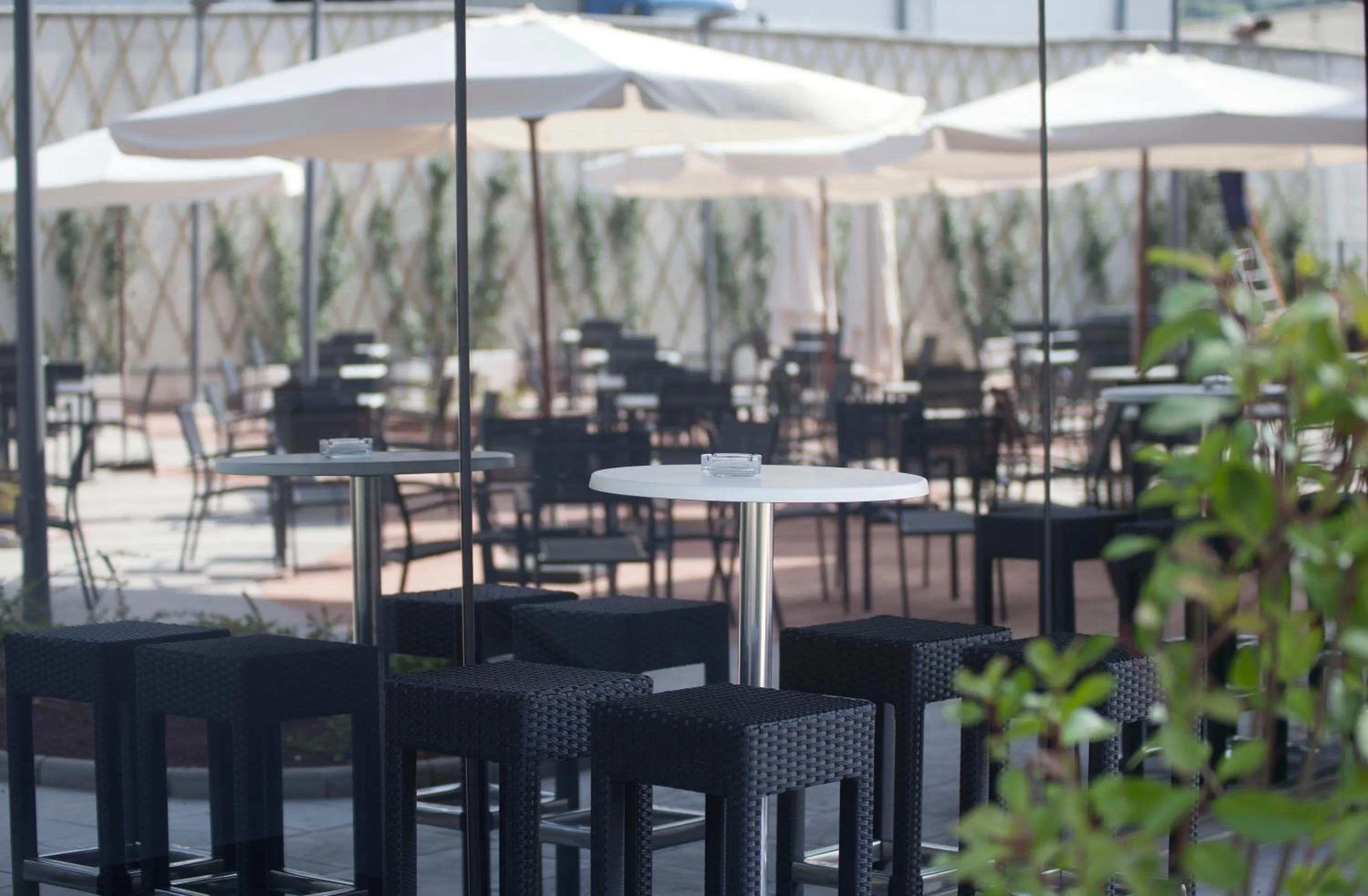 Restaurant/places to eat in Hotel K10