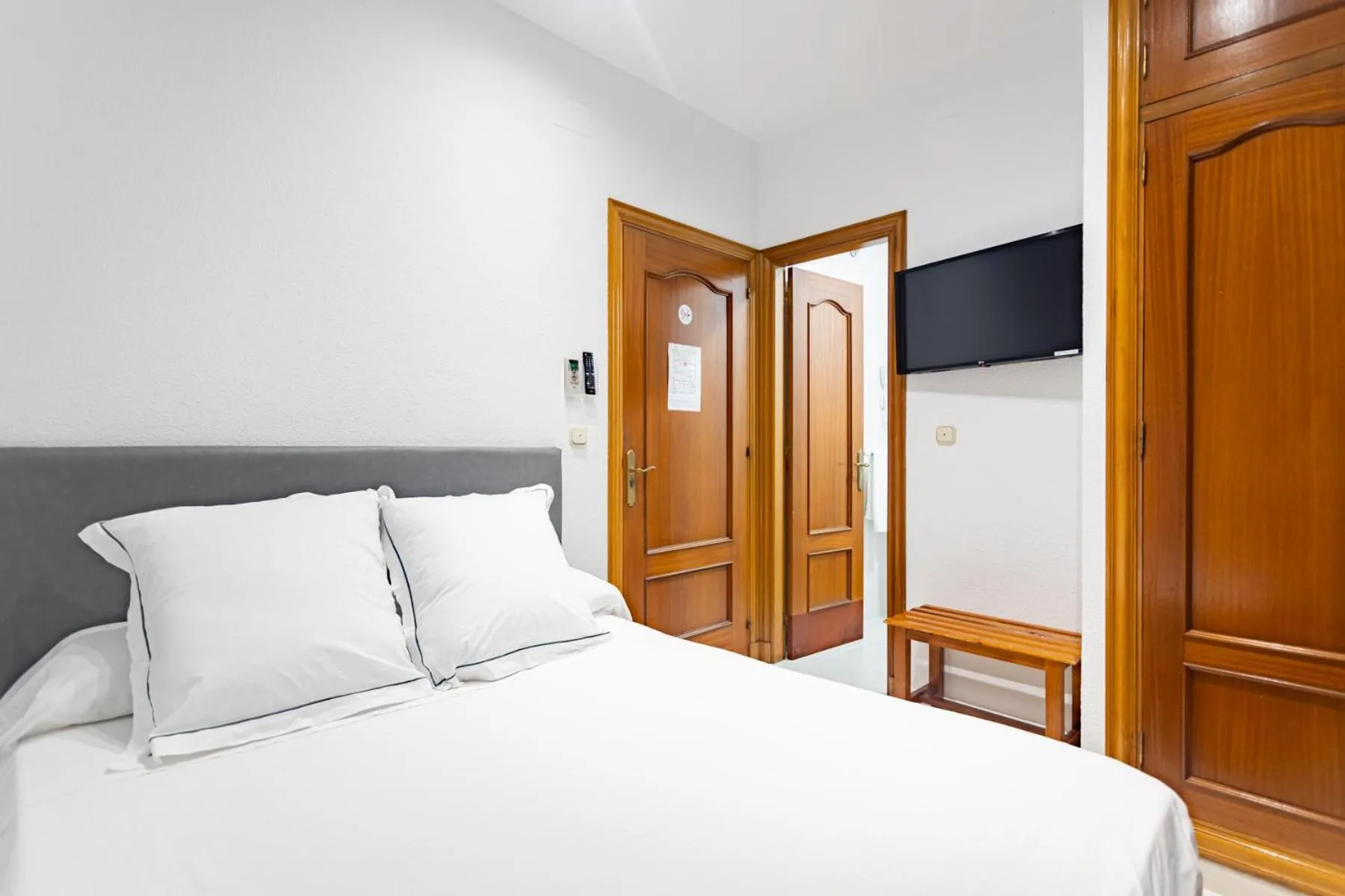 Bed in Hostal La Costa