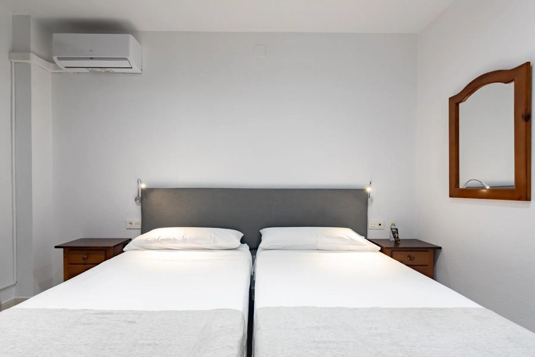 Bed in Hostal La Costa