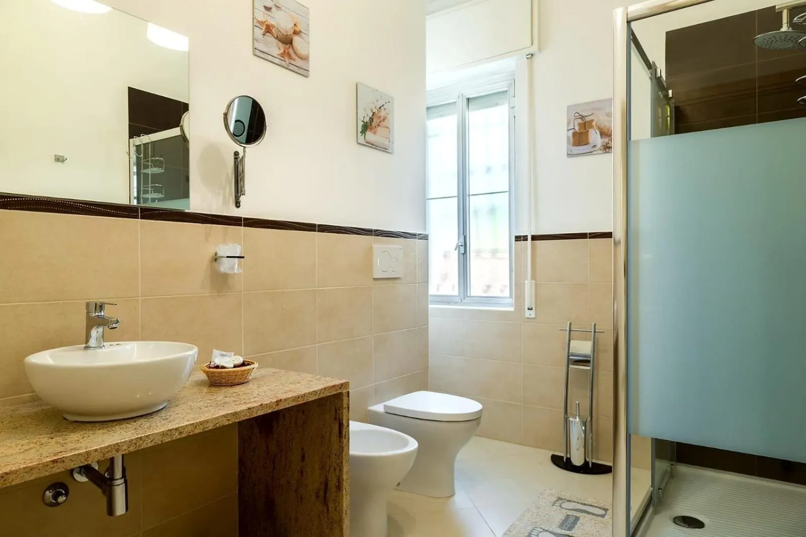 Shower in Villa Rosina