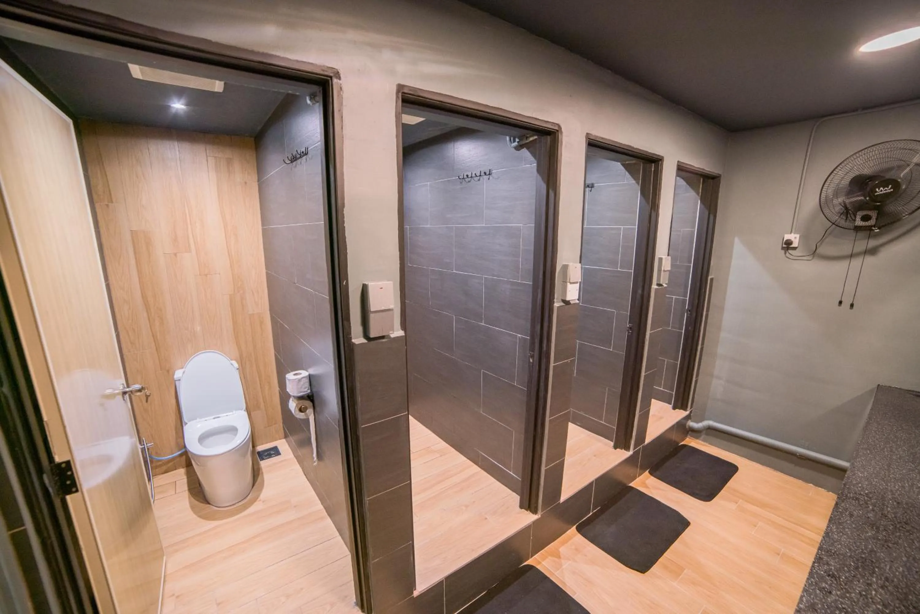 Homy Seafront Hostel