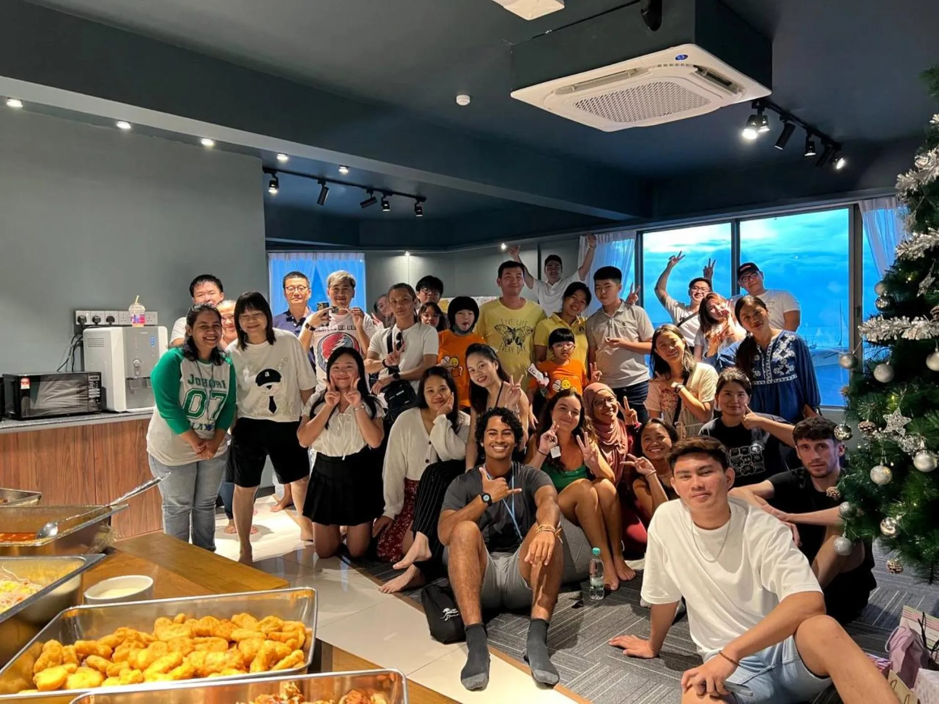 Homy Seafront Hostel