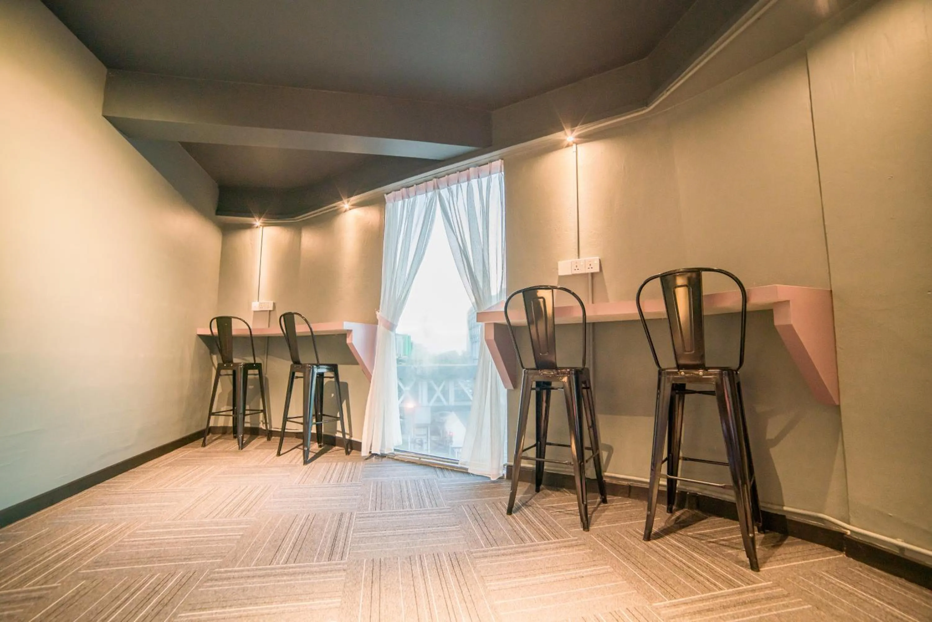 Homy Seafront Hostel