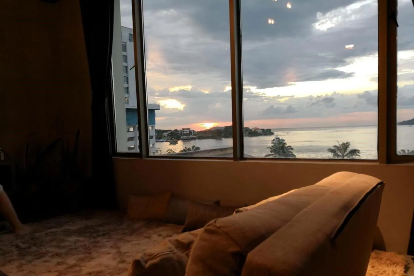 Homy Seafront Hostel